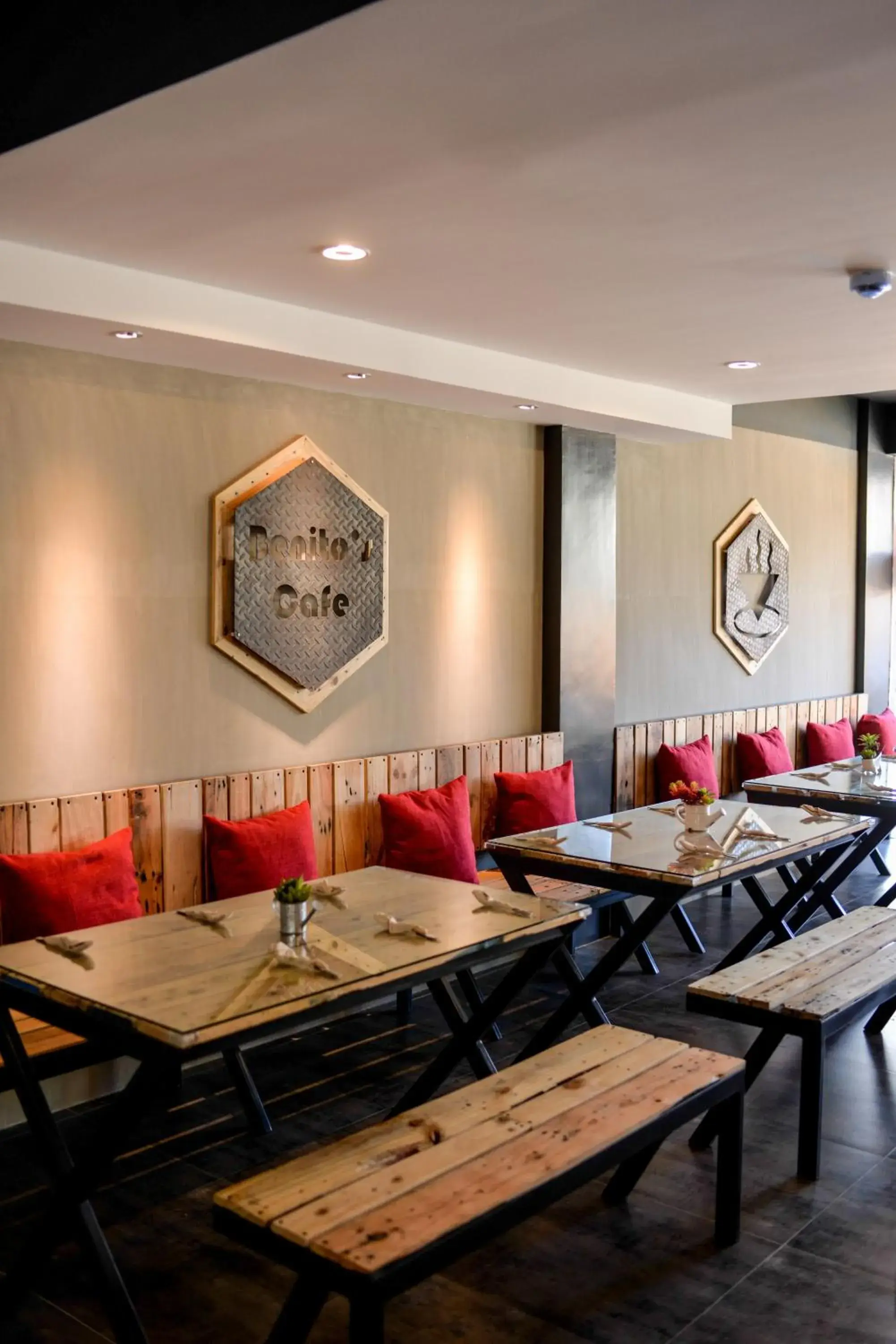 Restaurant/places to eat in RedDoorz Plus @ Taft North Mandurriao Restaurant/places to eat in RedDoorz Plus @ Taft North Mandurriao