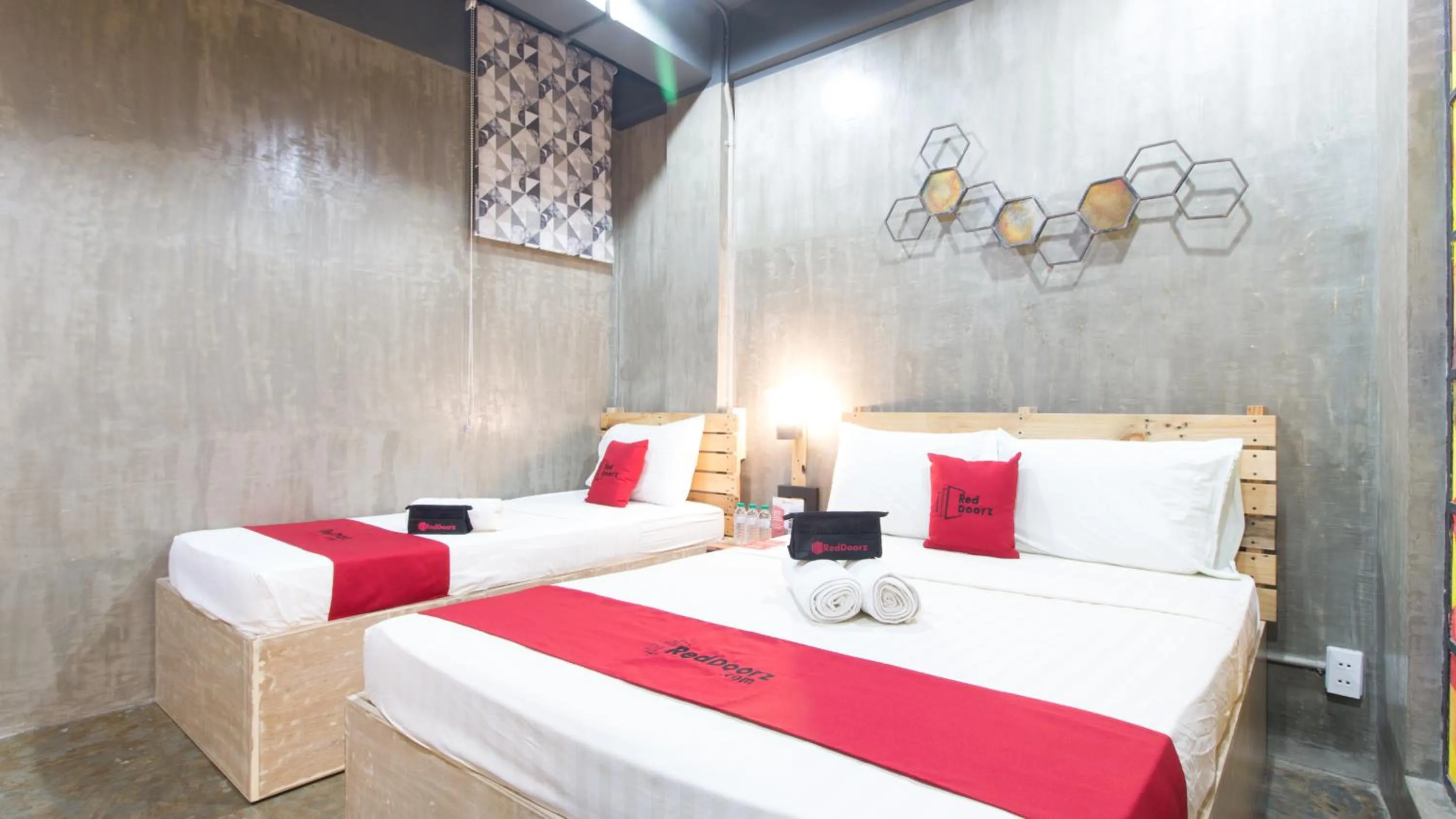 Bed in RedDoorz Plus @ Taft North Mandurriao