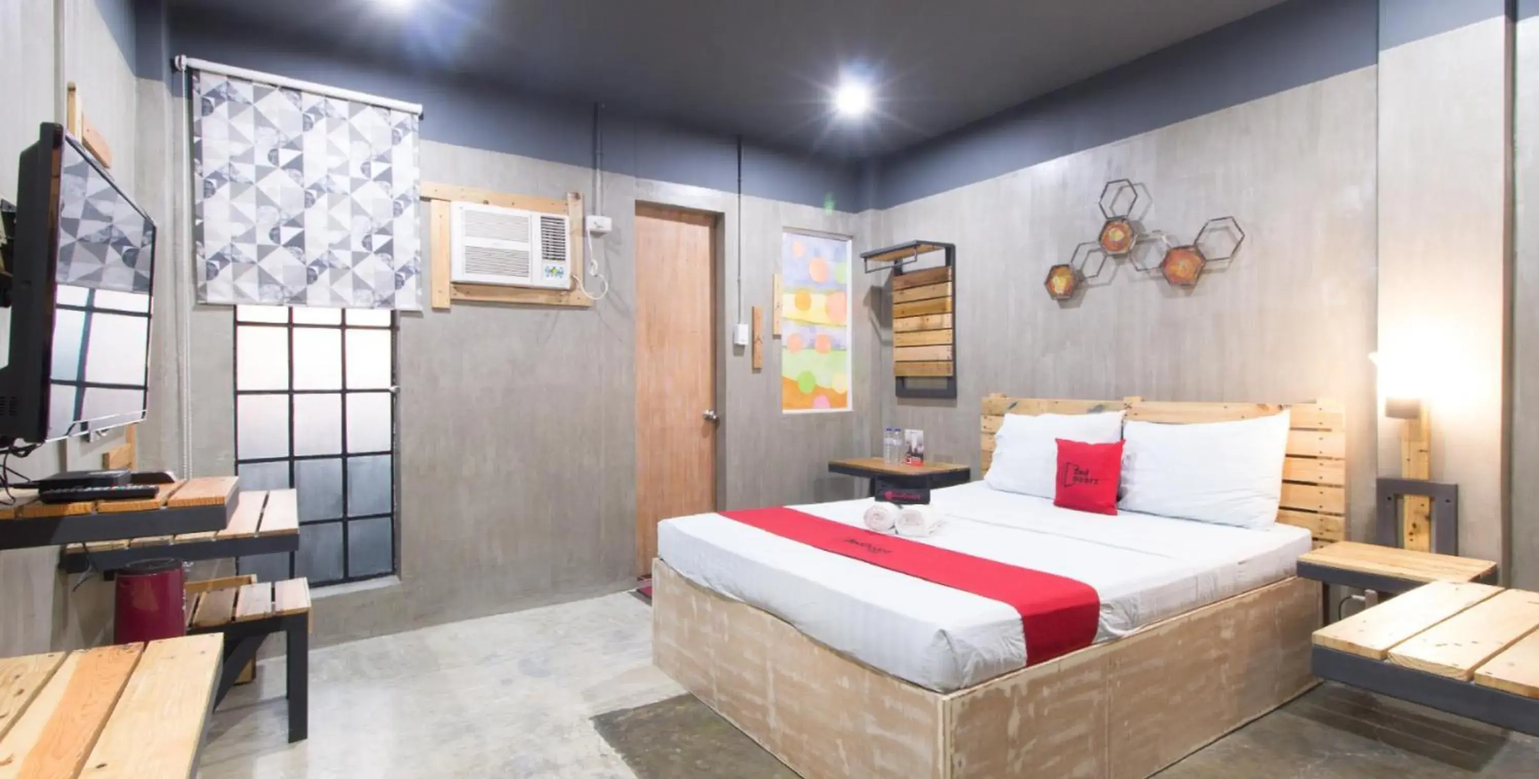Bed in RedDoorz Plus @ Taft North Mandurriao Bed in RedDoorz Plus @ Taft North Mandurriao