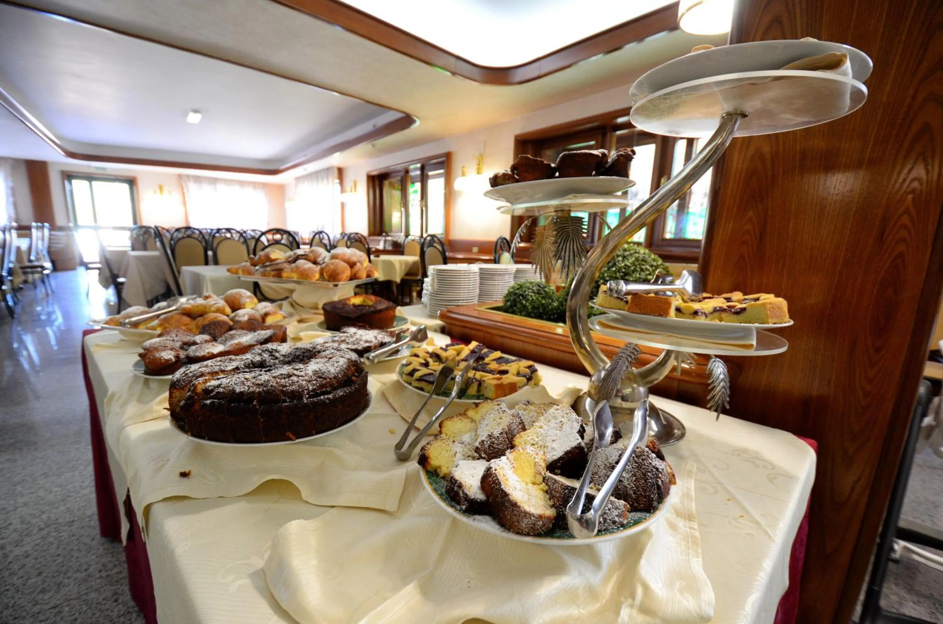 Restaurant/places to eat in Grand Hotel delle Rocche