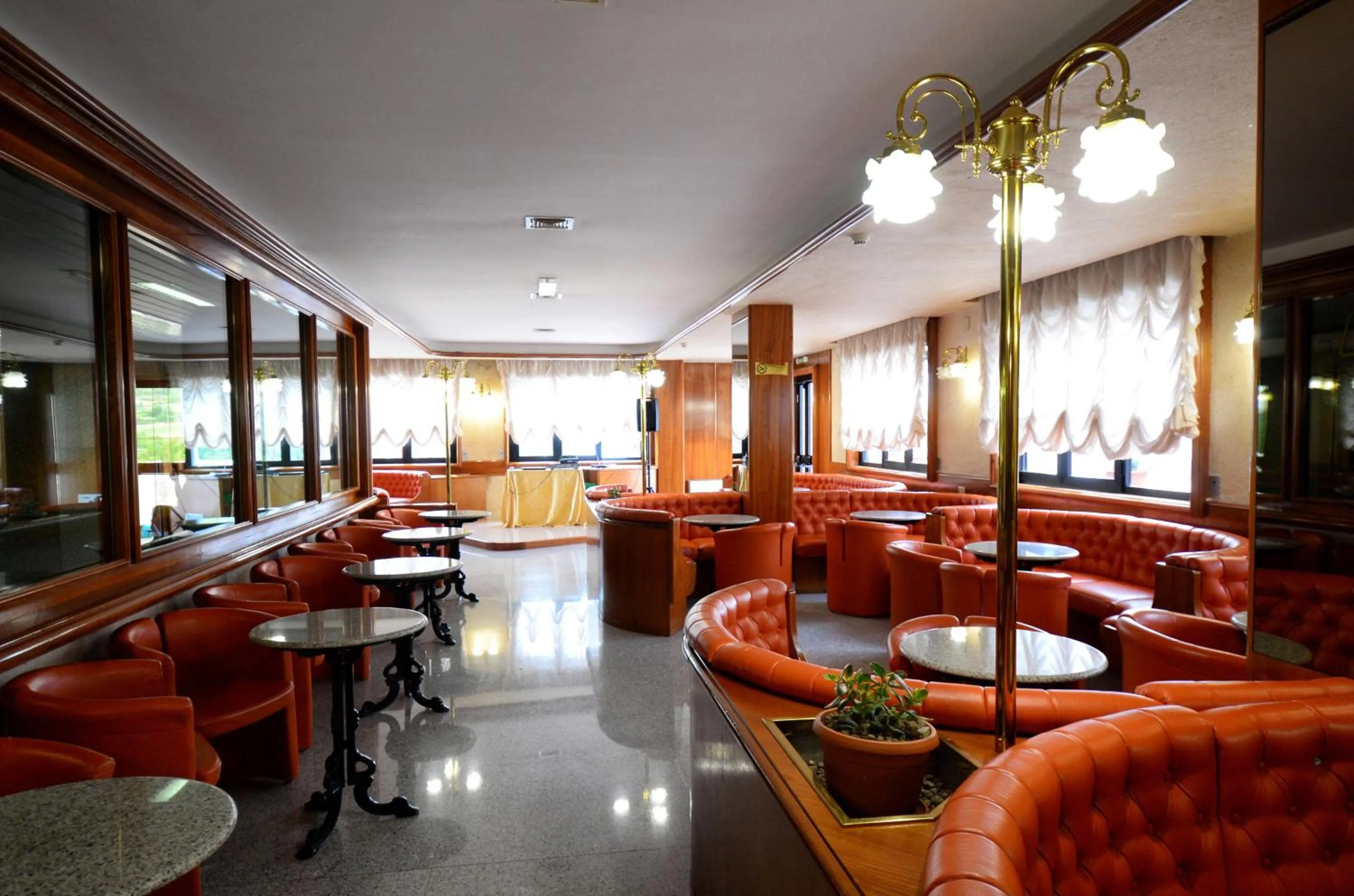 Lounge or bar in Grand Hotel delle Rocche