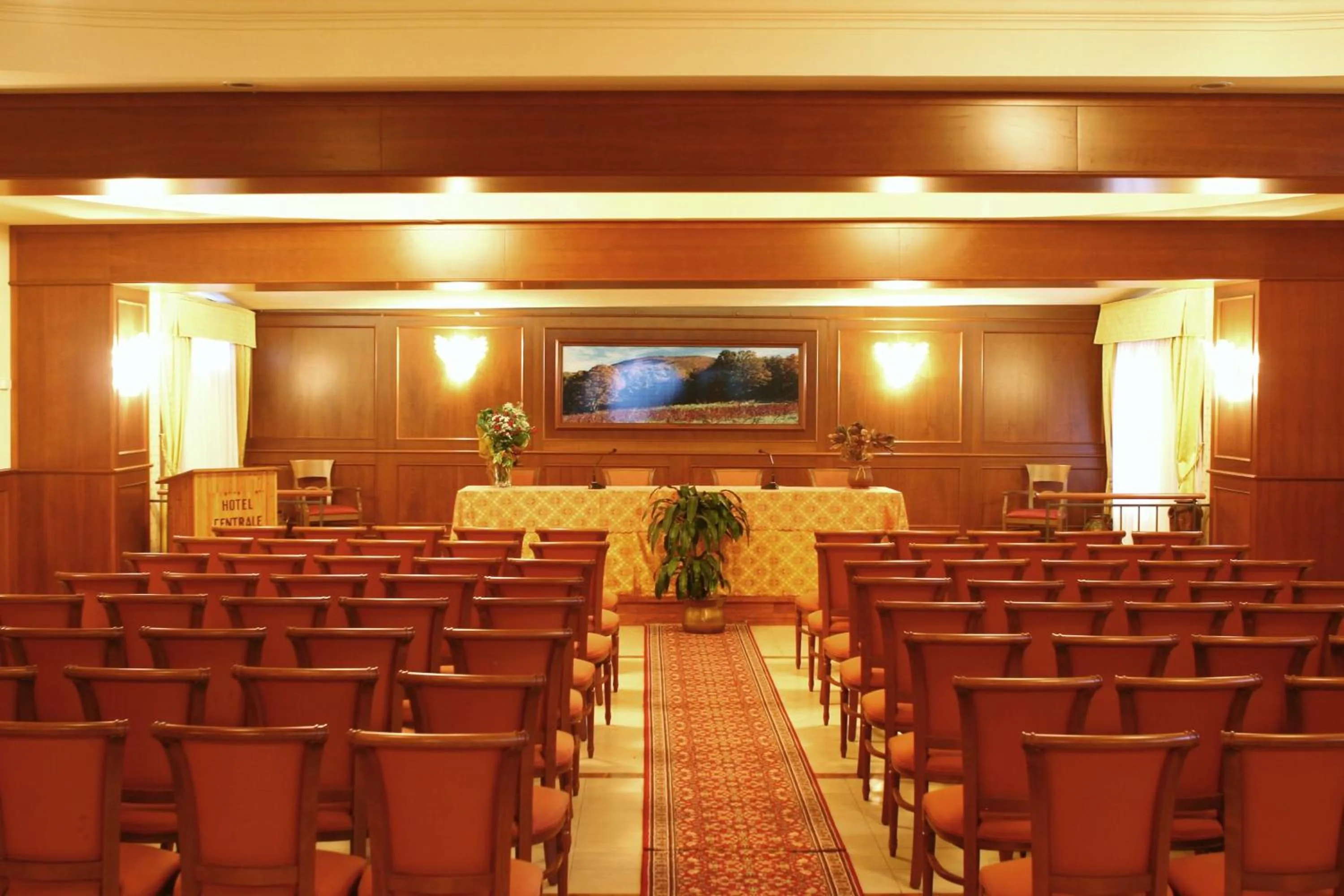 Business facilities in Hotel Centrale