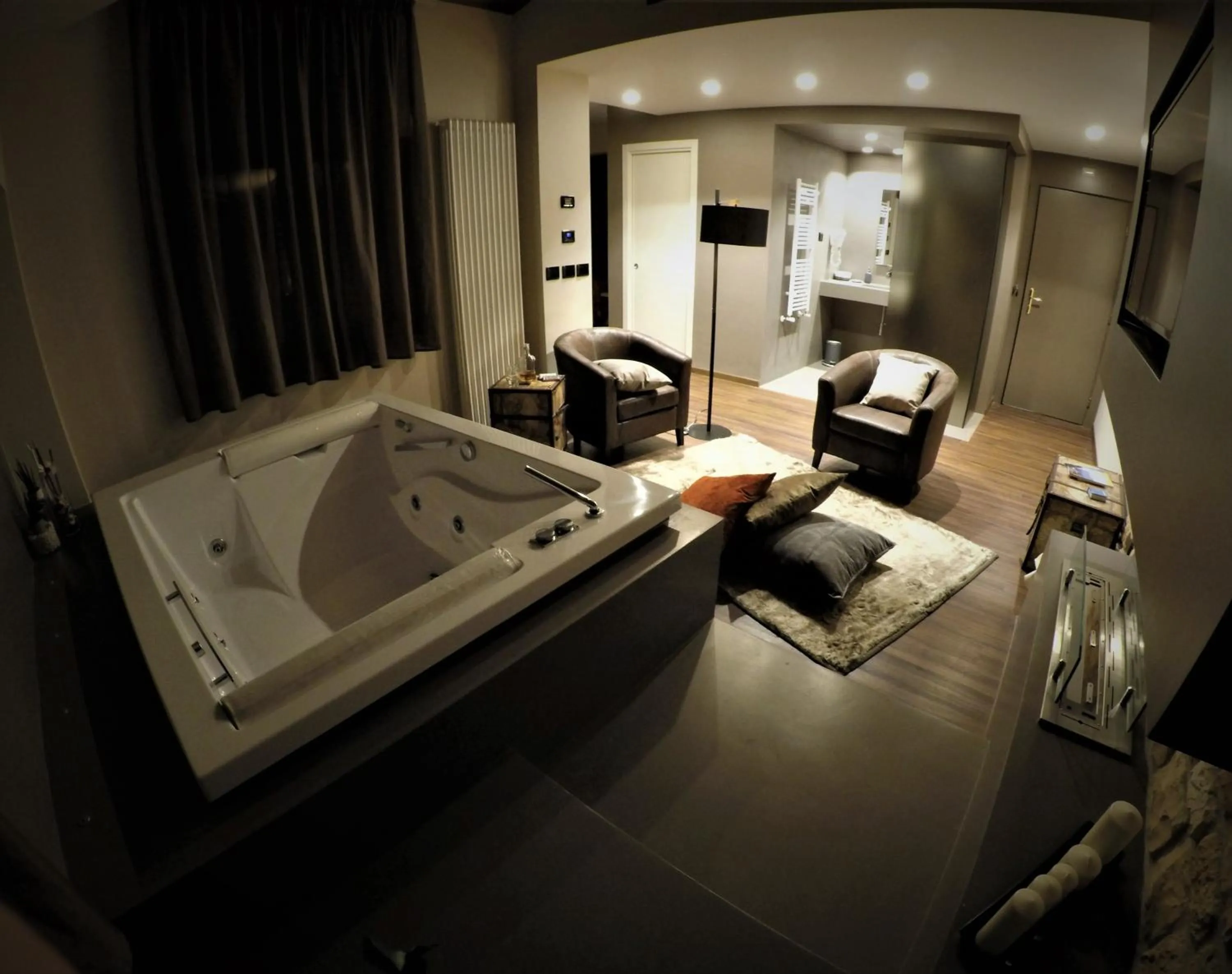 Photo of the whole room, Bed in Hotel Centrale