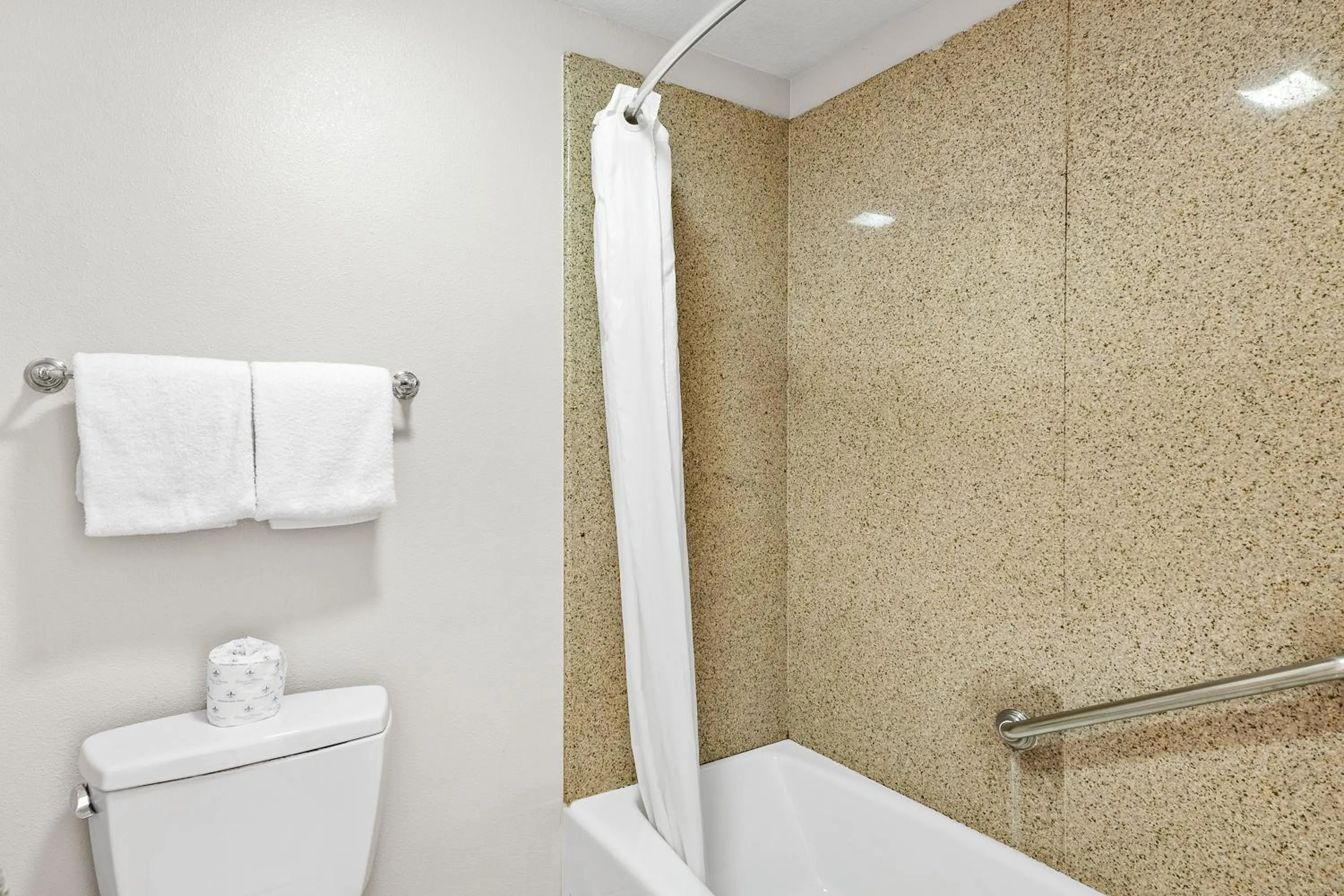 Bathroom in Vagabond Inn Whittier