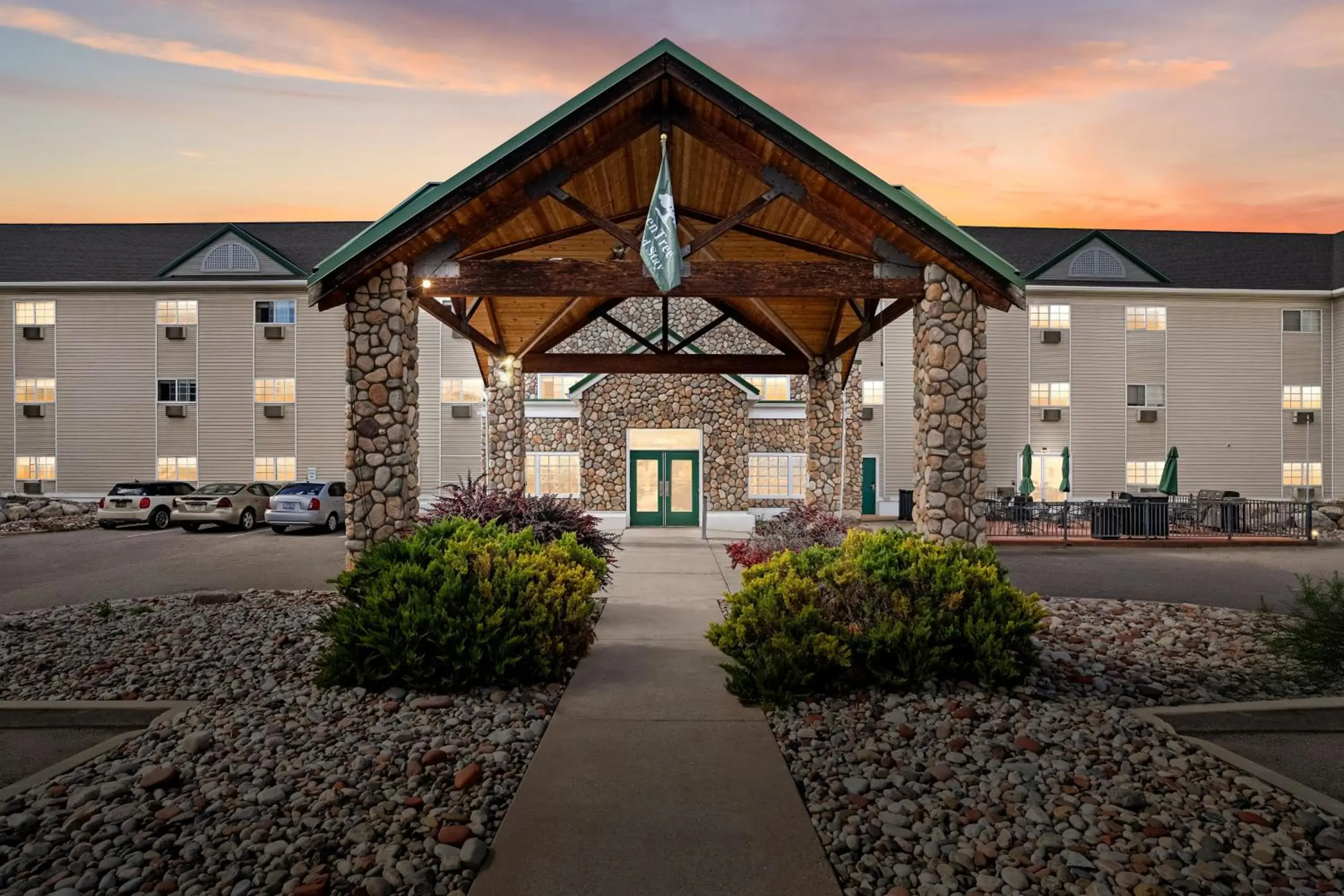 Property building in GreenTree Suites Eagle / Vail Valley Property building in GreenTree Suites Eagle / Vail Valley