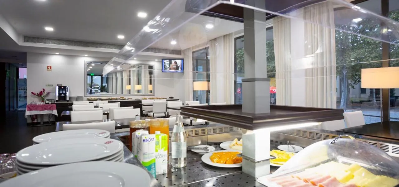 Buffet breakfast in Primavera Perfume Hotel