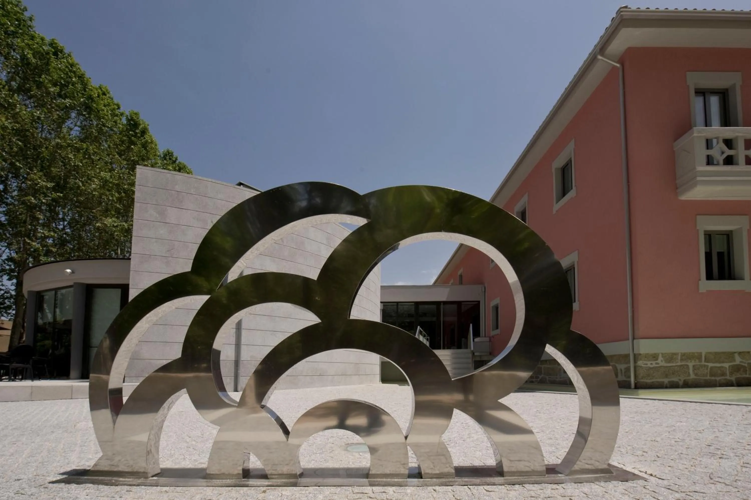 Facade/entrance in Primavera Perfume Hotel