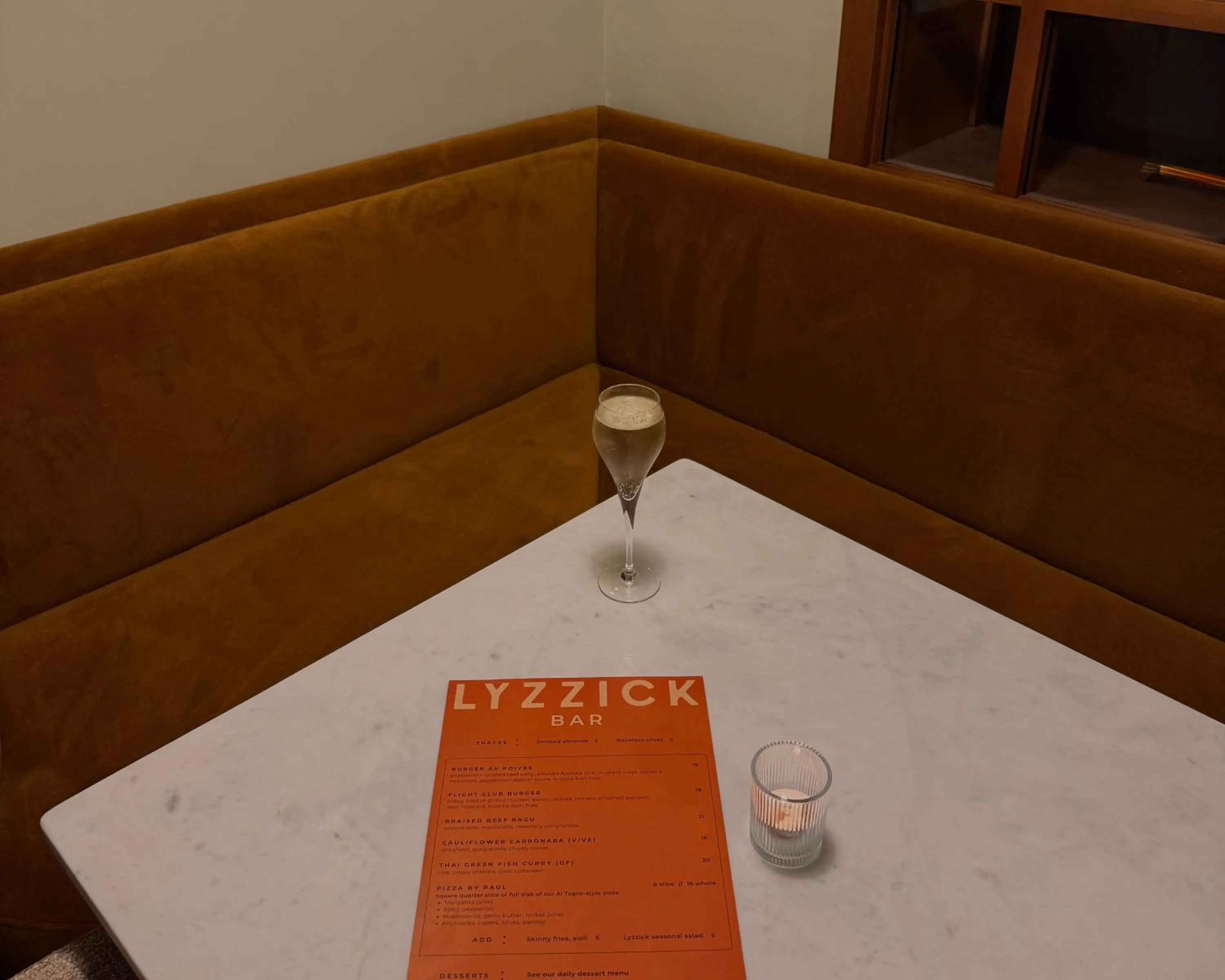 Lounge or bar in Lyzzick