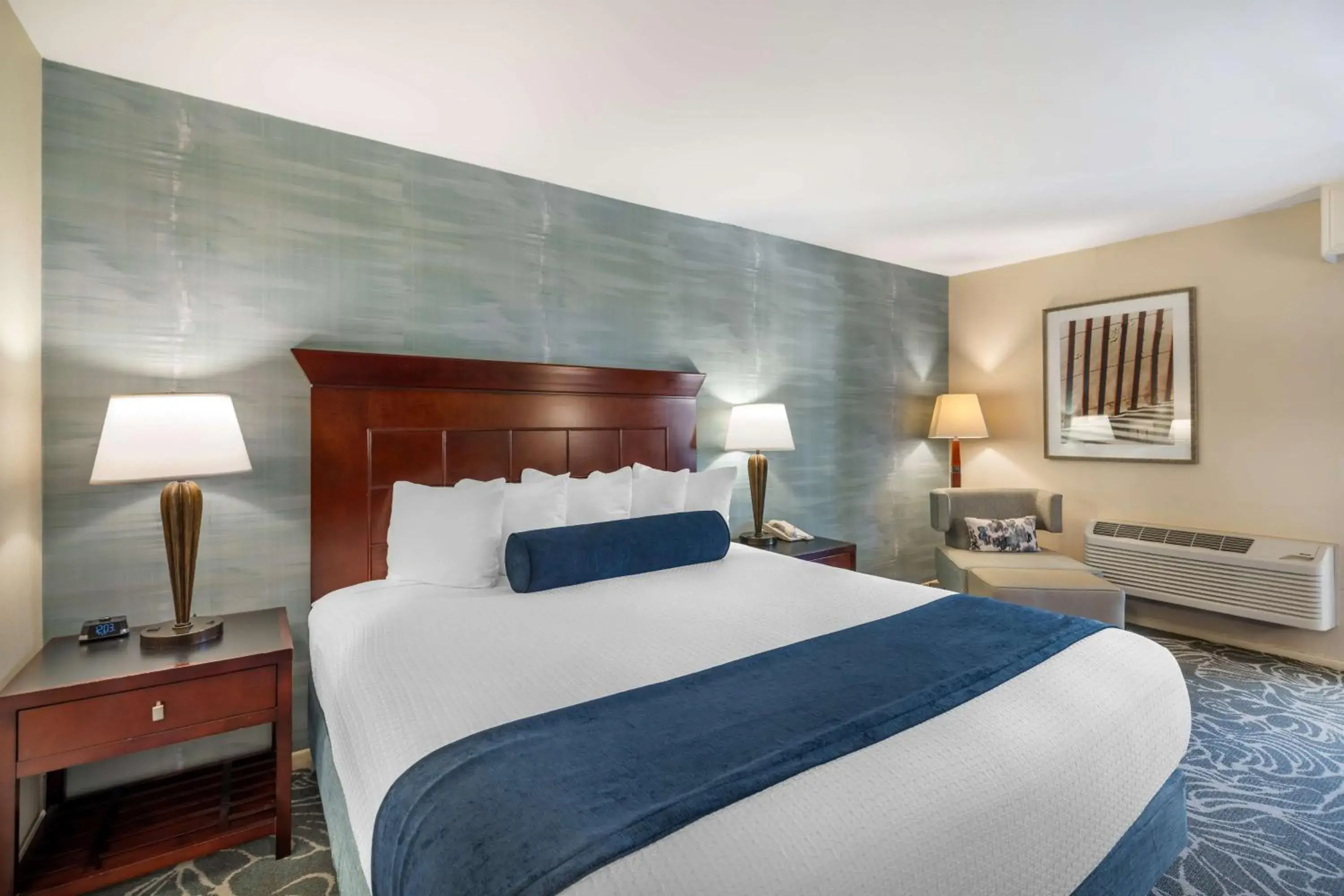 King Room with Courtyard View in Best Western Plus Carpinteria Inn King Room with Courtyard View in Best Western Plus Carpinteria Inn