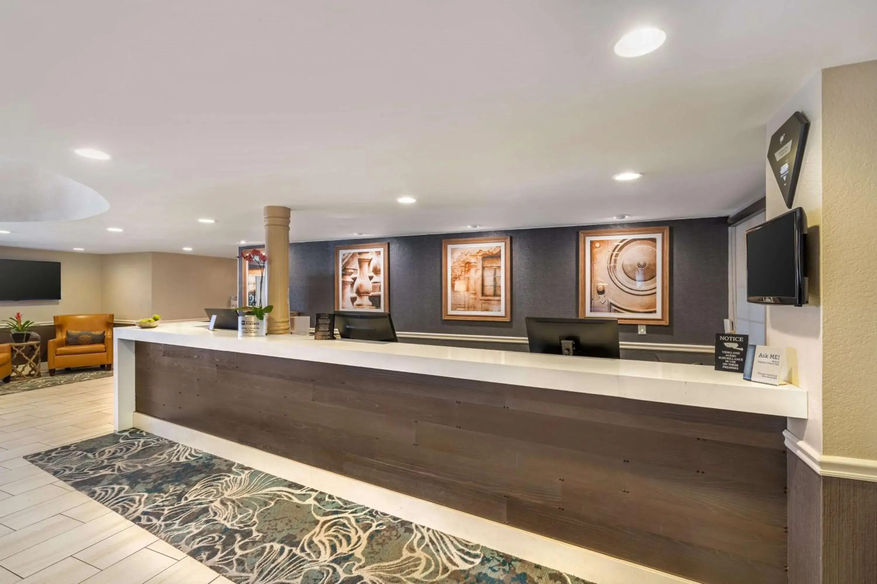 Lobby or reception in Best Western Plus Carpinteria Inn Lobby or reception in Best Western Plus Carpinteria Inn