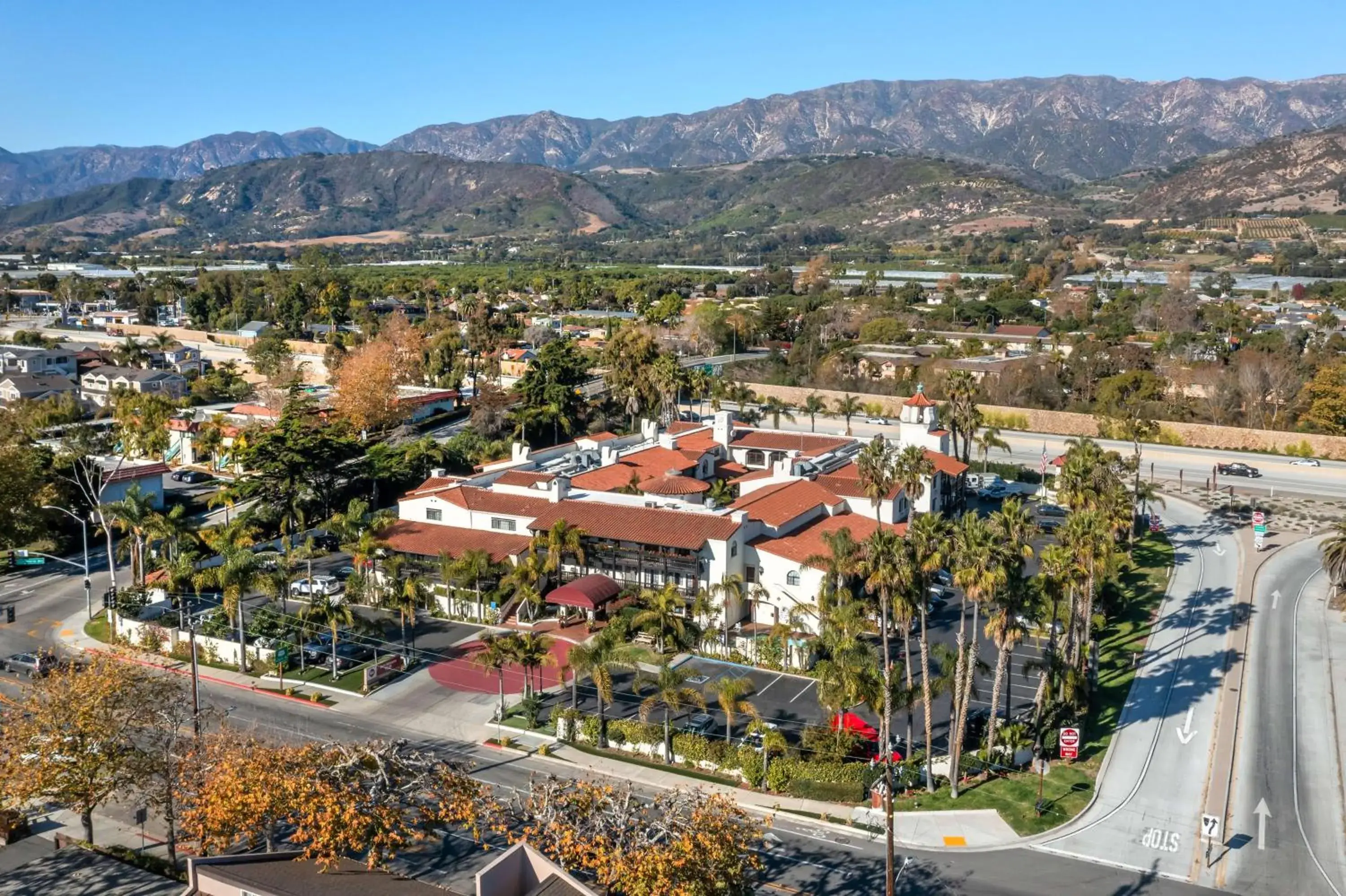 Property building in Best Western Plus Carpinteria Inn Property building in Best Western Plus Carpinteria Inn