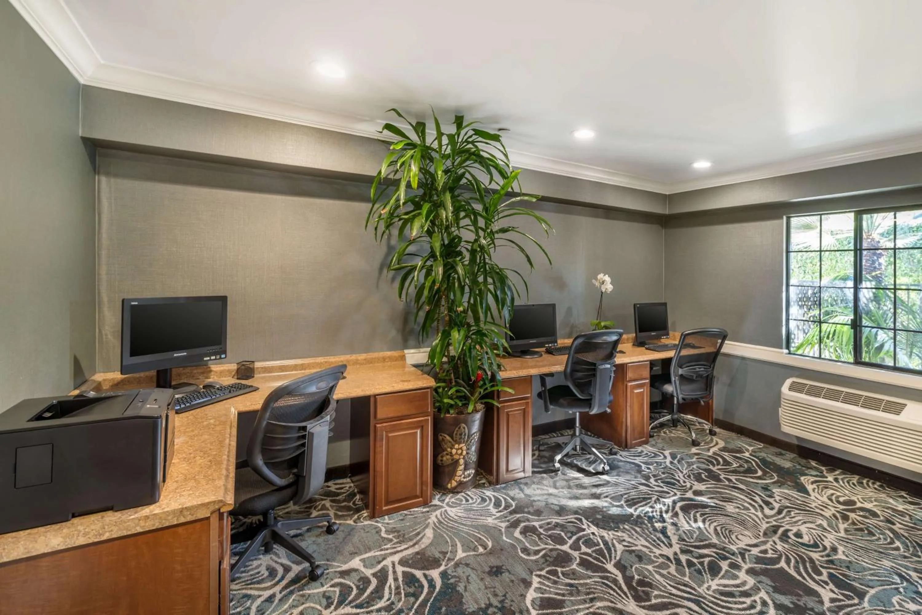 Business facilities in Best Western Plus Carpinteria Inn
