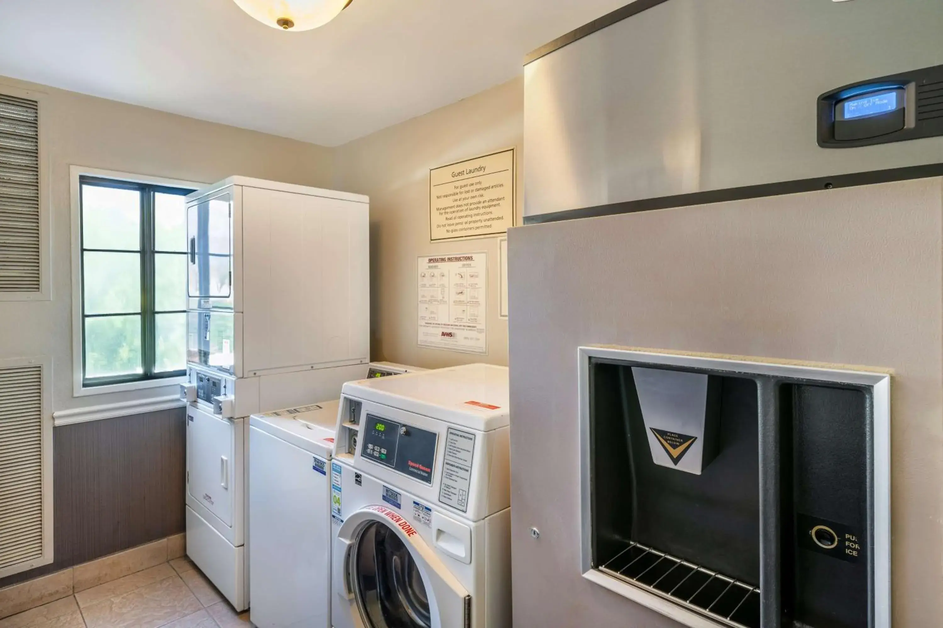 Property building in Best Western Plus Carpinteria Inn Property building in Best Western Plus Carpinteria Inn