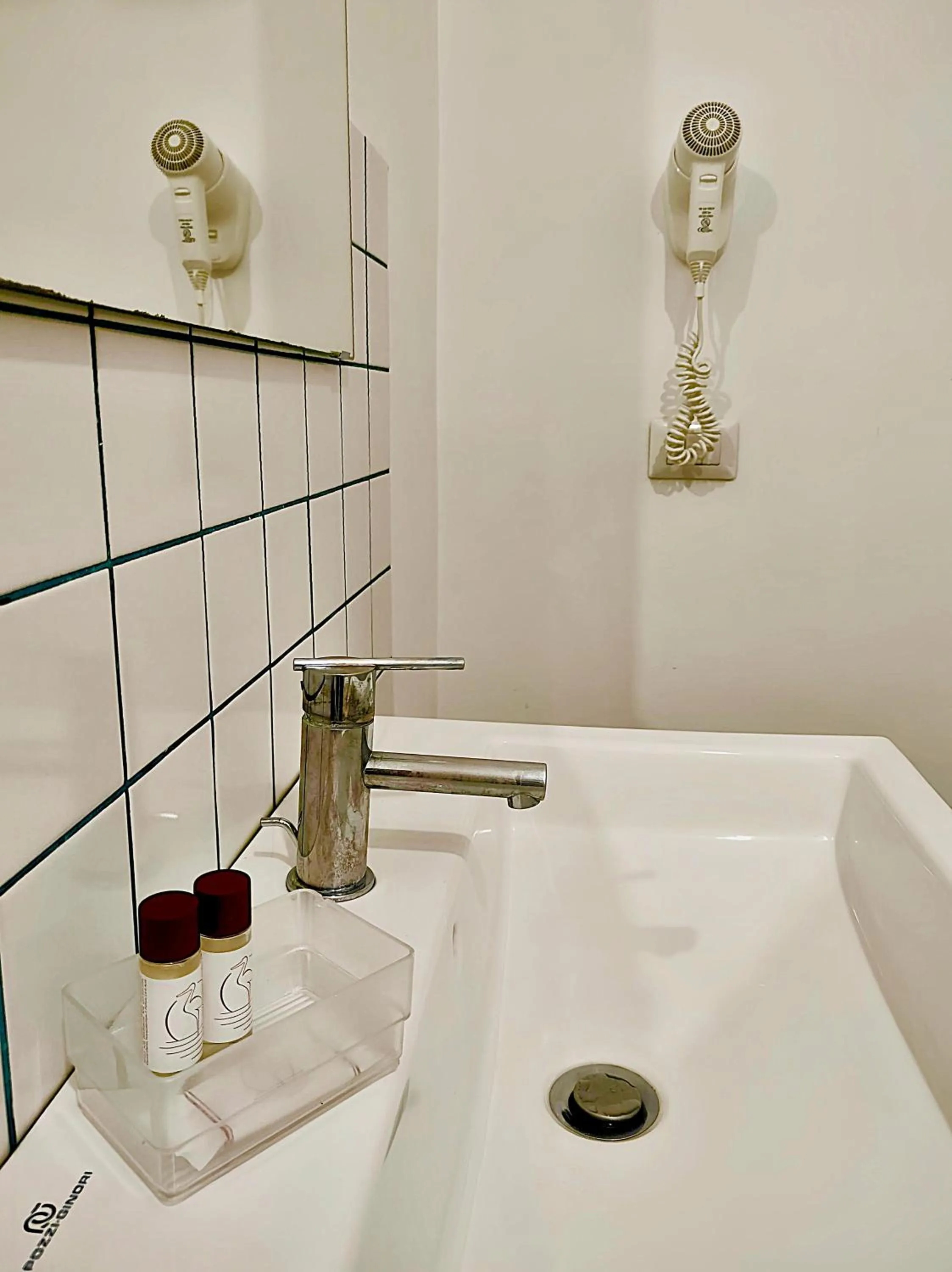 Shower in Nonna Pina Art Rooms