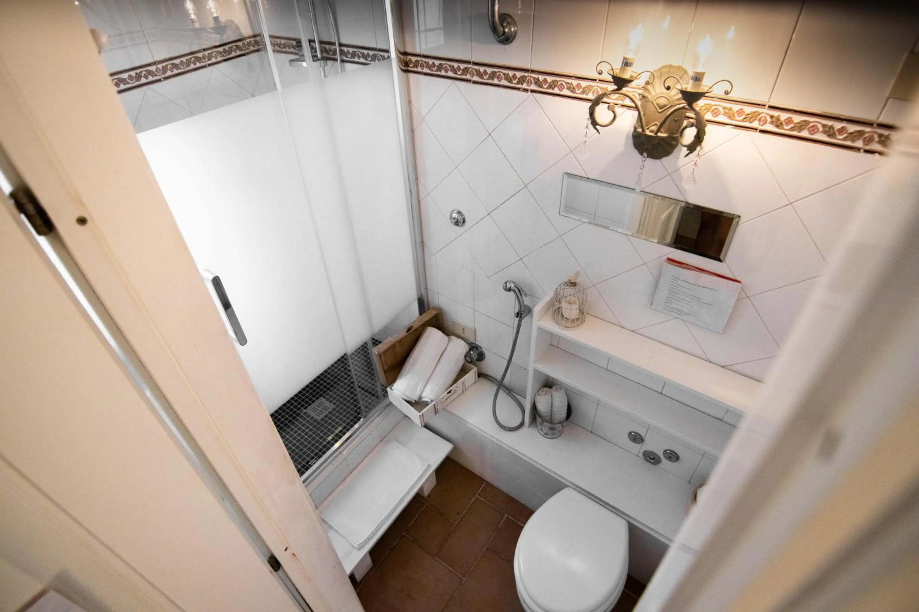 Shower in Barocchetto Romano