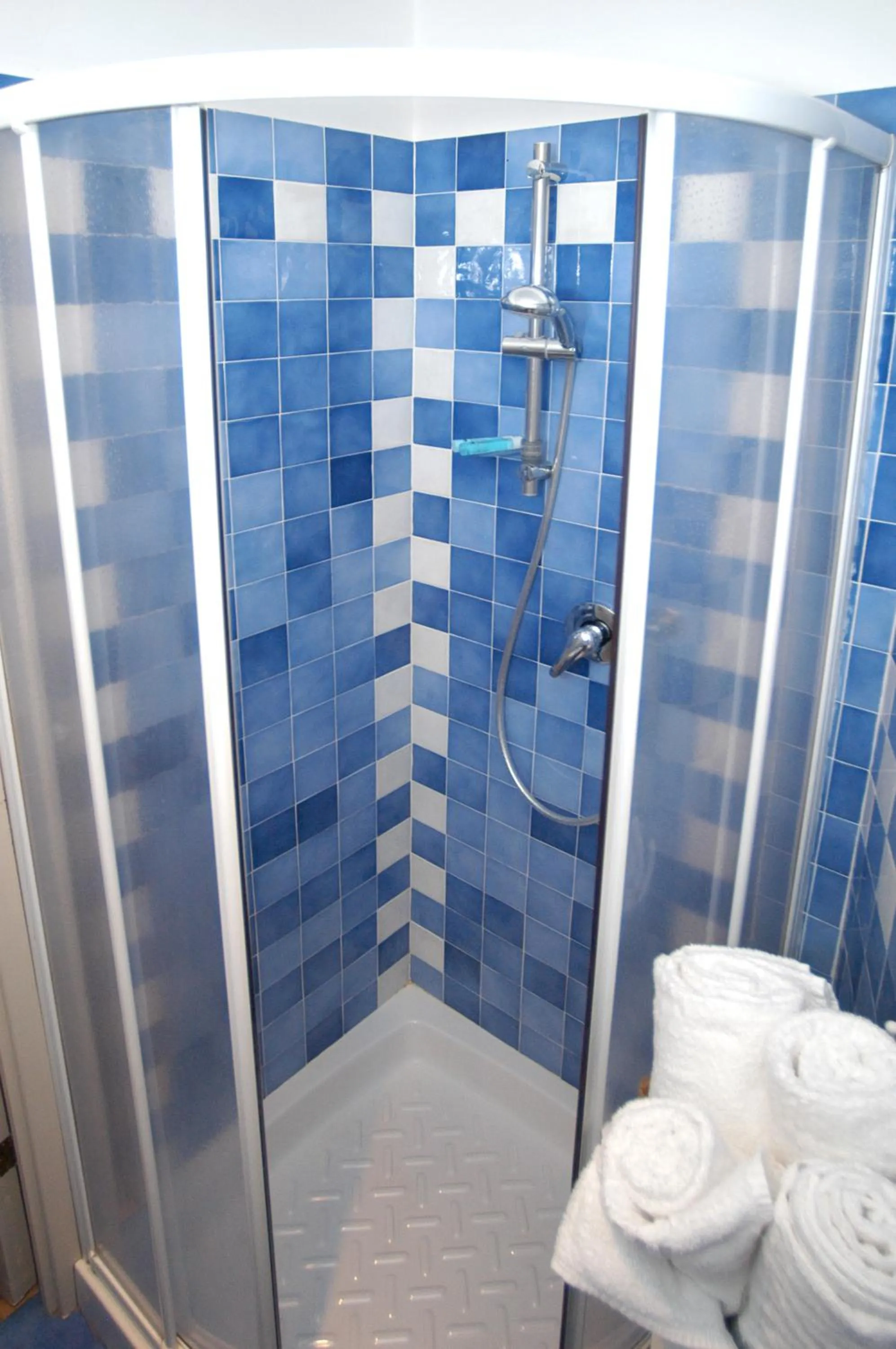 Shower in Barocchetto Romano