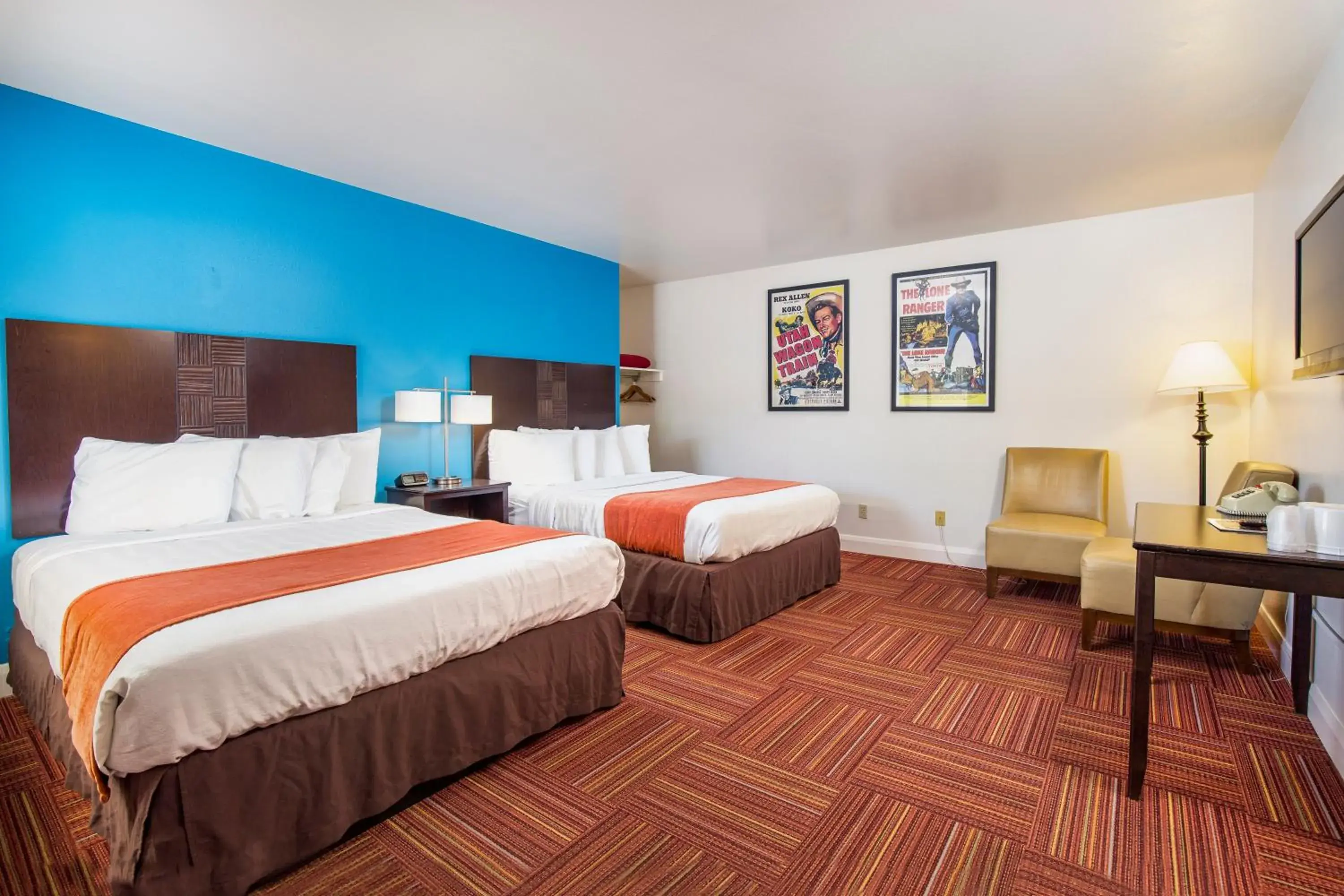 Photo of the whole room, Bed in Aikens Lodge Photo of the whole room, Bed in Aikens Lodge