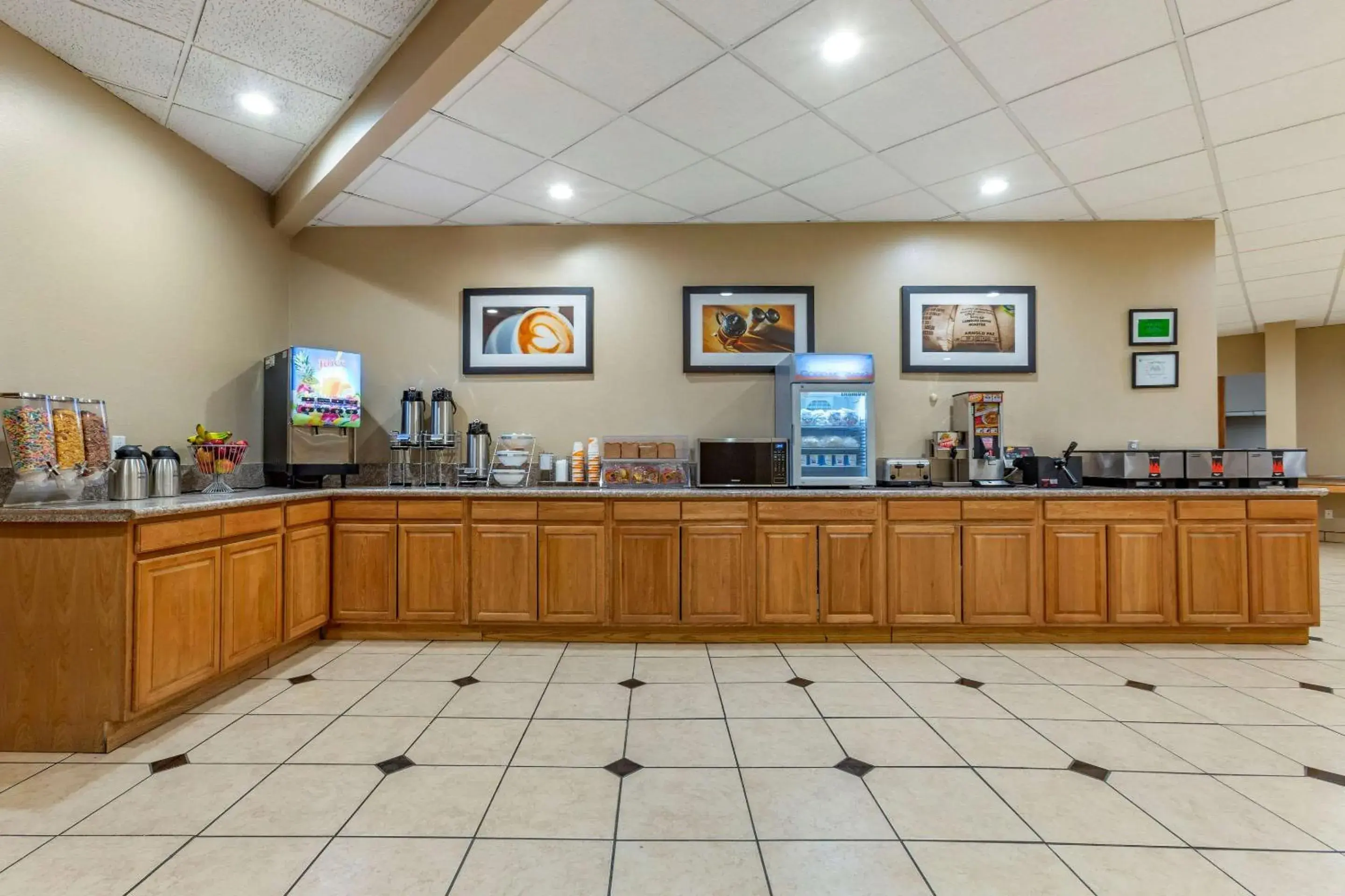 Restaurant/places to eat in Clarion Inn & Suites Roswell Restaurant/places to eat in Clarion Inn & Suites Roswell