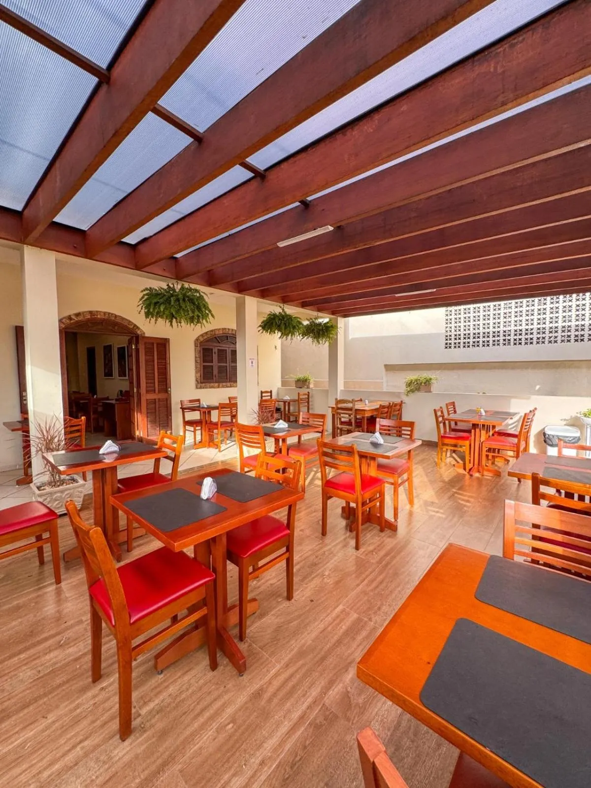 Restaurant/places to eat in Pousada Porto Praia