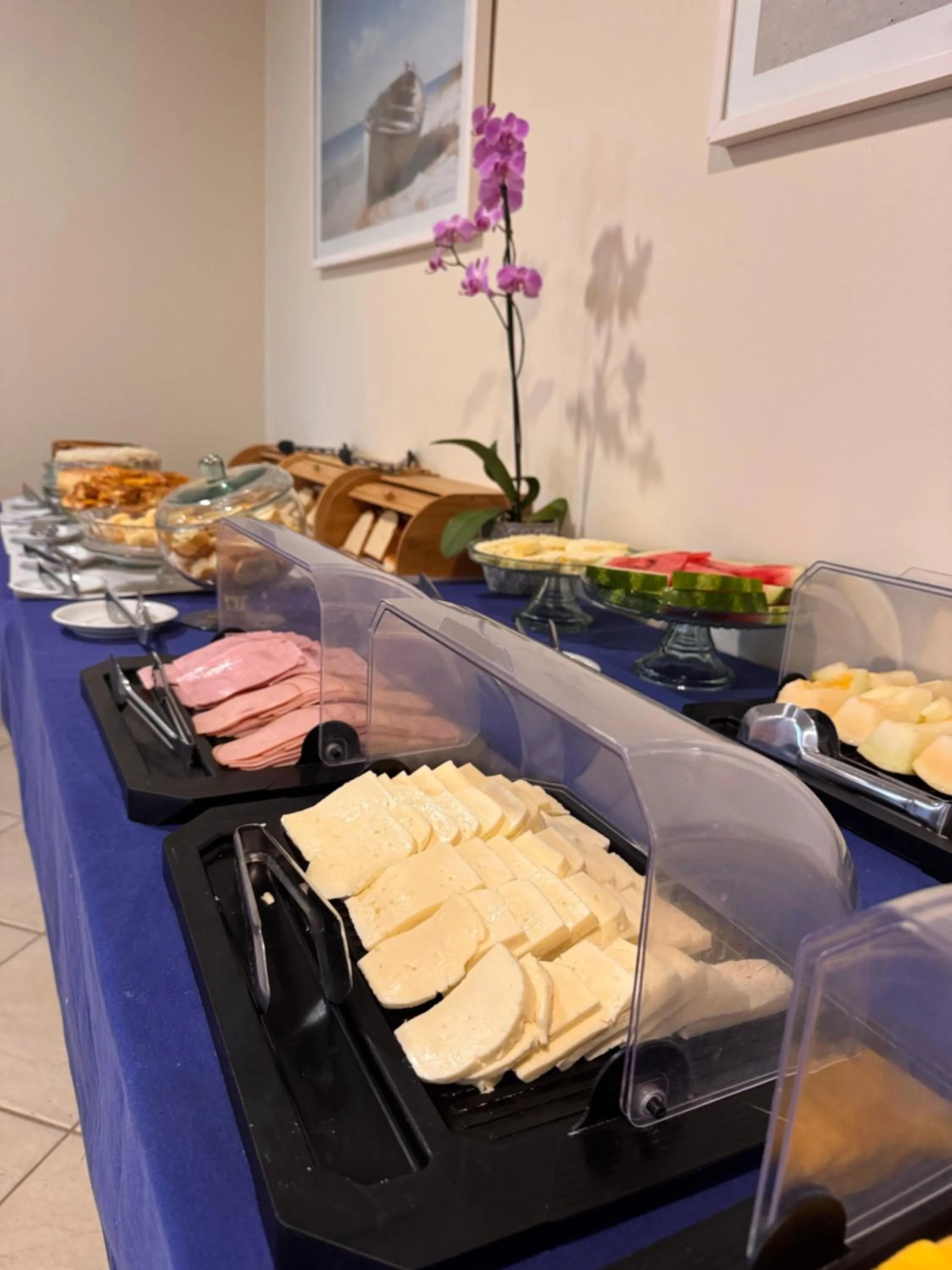 Buffet breakfast in Pousada Porto Praia