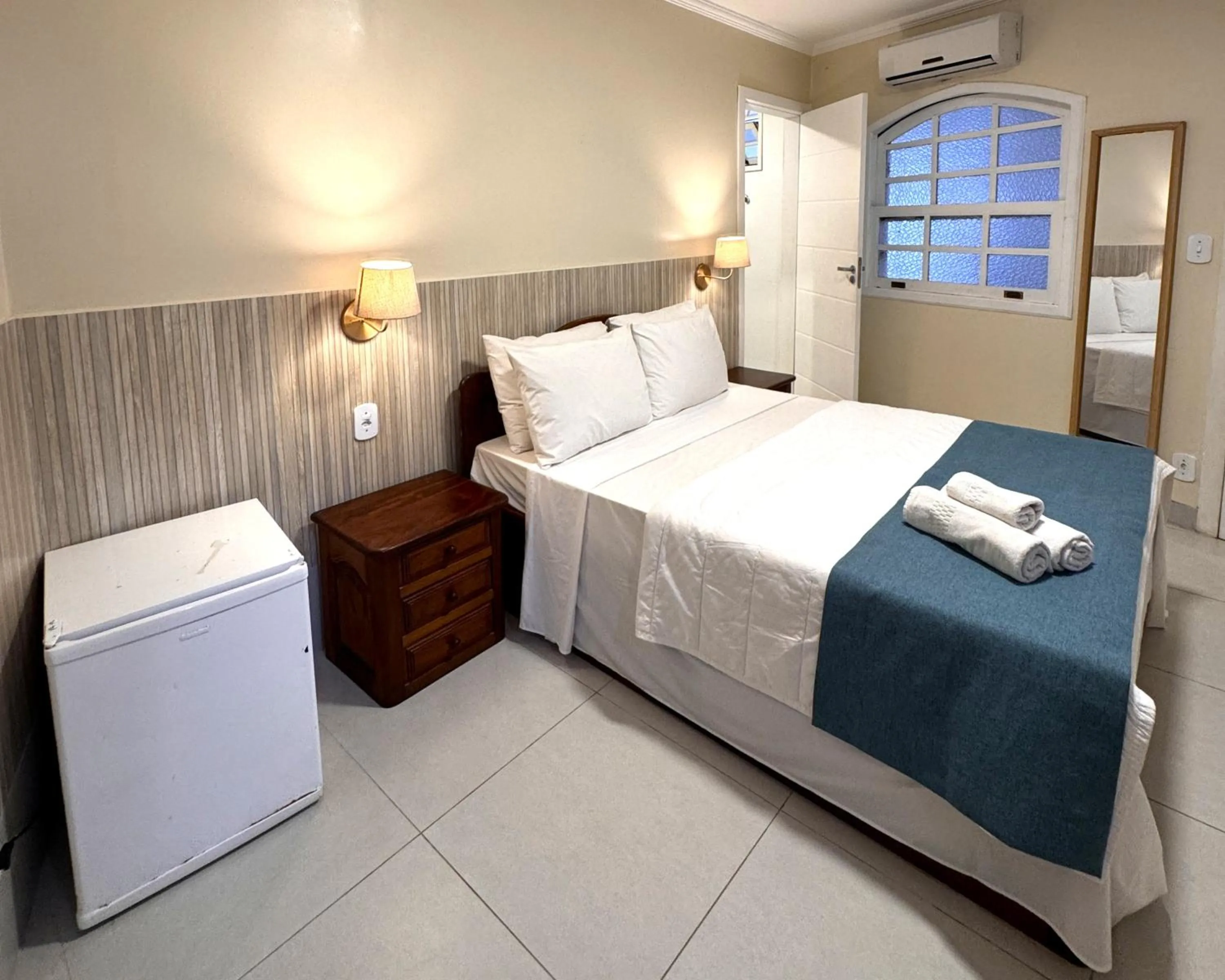 minibar, Bed in Pousada Porto Praia