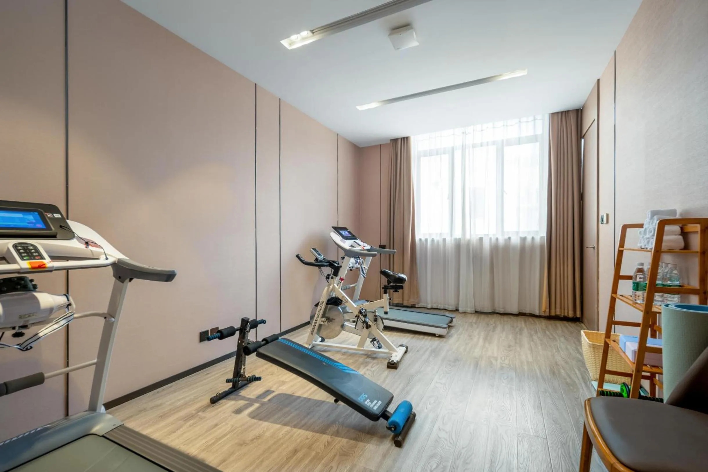 Atour Hotel (Shanghai International Tourism and Resorts Zone XiuYan Road)