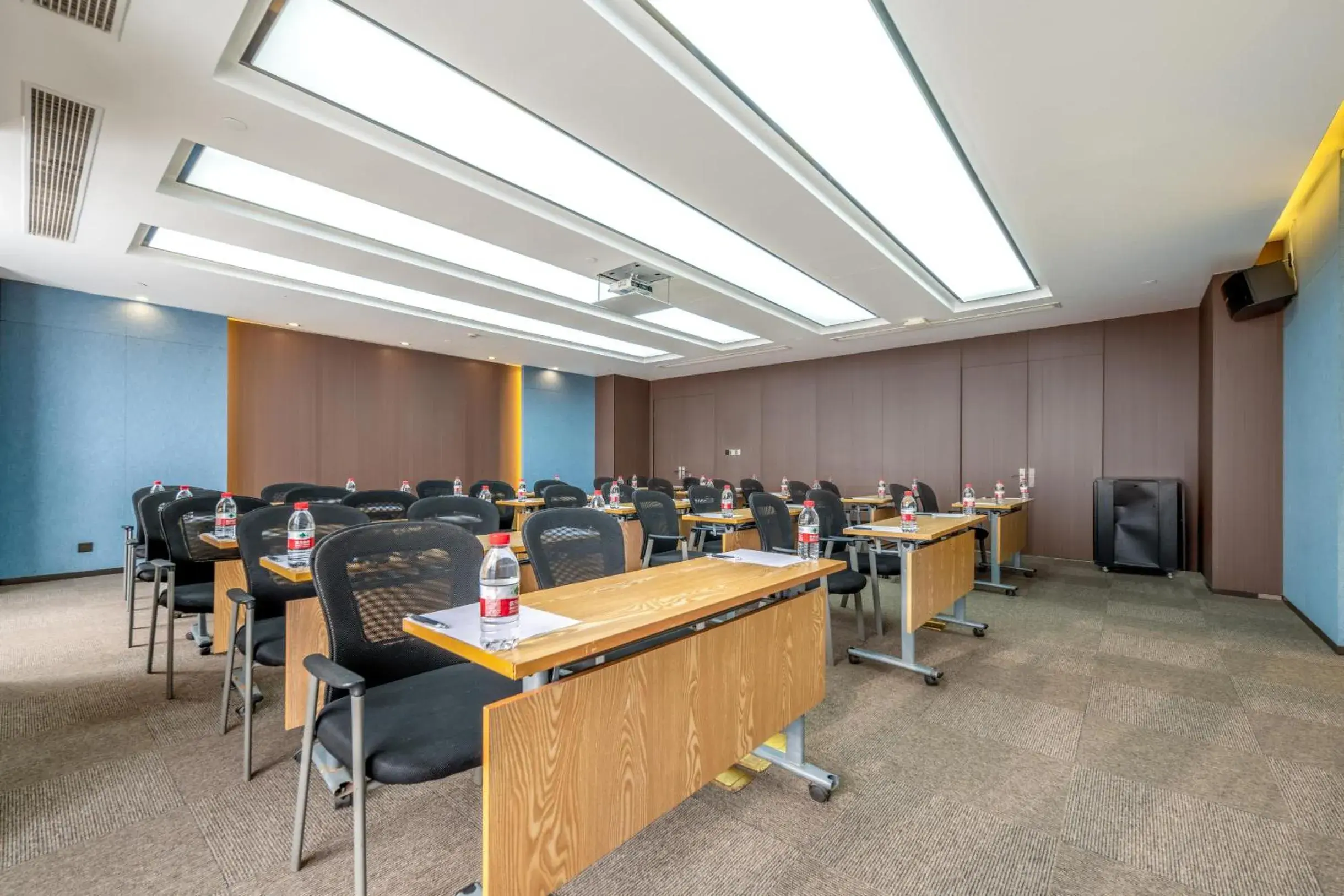 Atour Hotel (Shanghai International Tourism and Resorts Zone XiuYan Road) Atour Hotel (Shanghai International Tourism and Resorts Zone XiuYan Road)