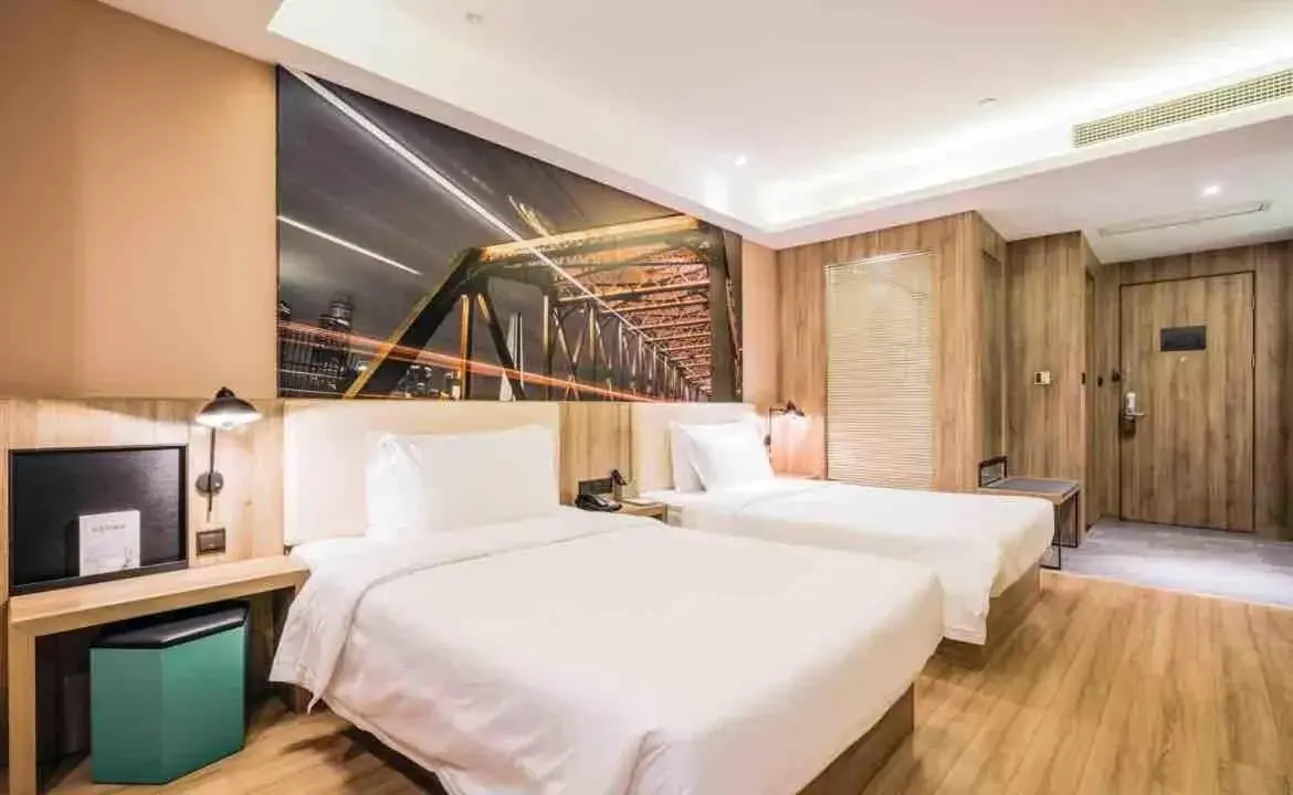 Bed in Atour Hotel (Shanghai International Tourism and Resorts Zone XiuYan Road) Bed in Atour Hotel (Shanghai International Tourism and Resorts Zone XiuYan Road)