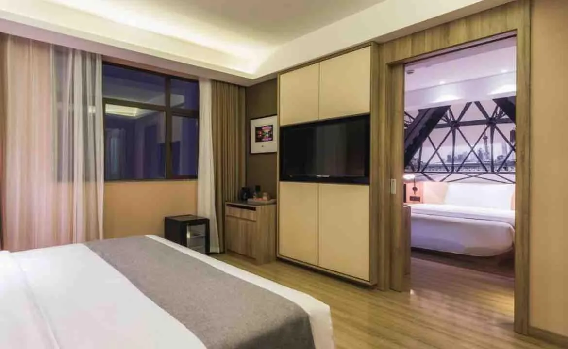 Atour Hotel (Shanghai International Tourism and Resorts Zone XiuYan Road)