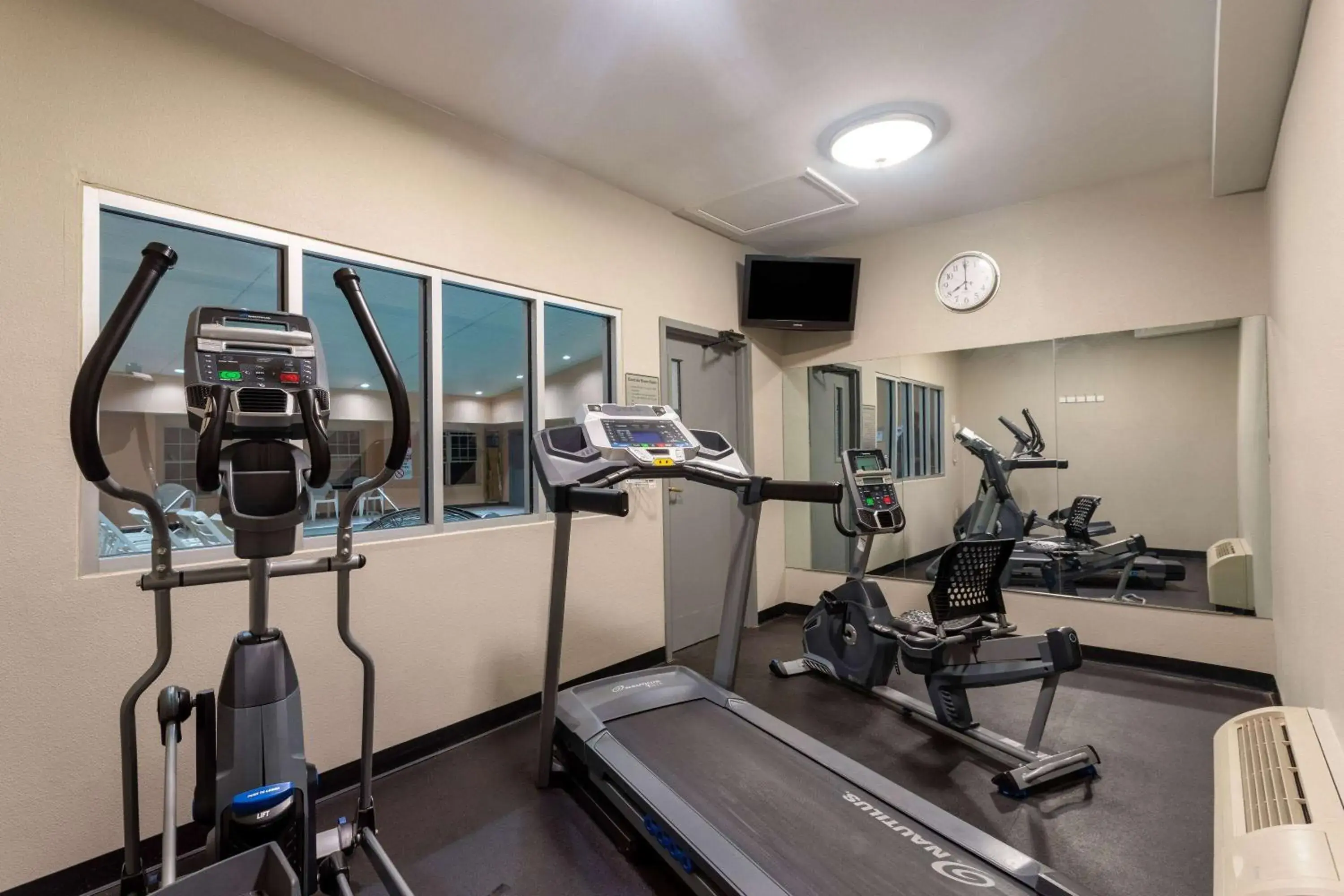 Fitness centre/facilities in Ramada by Wyndham Sellersburg/Louisville North Fitness centre/facilities in Ramada by Wyndham Sellersburg/Louisville North