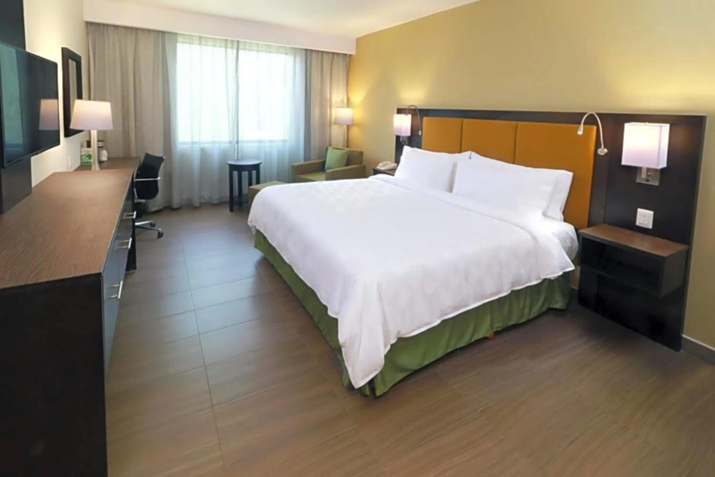 Photo of the whole room, Bed in Holiday Inn Tampico-Altamira by IHG