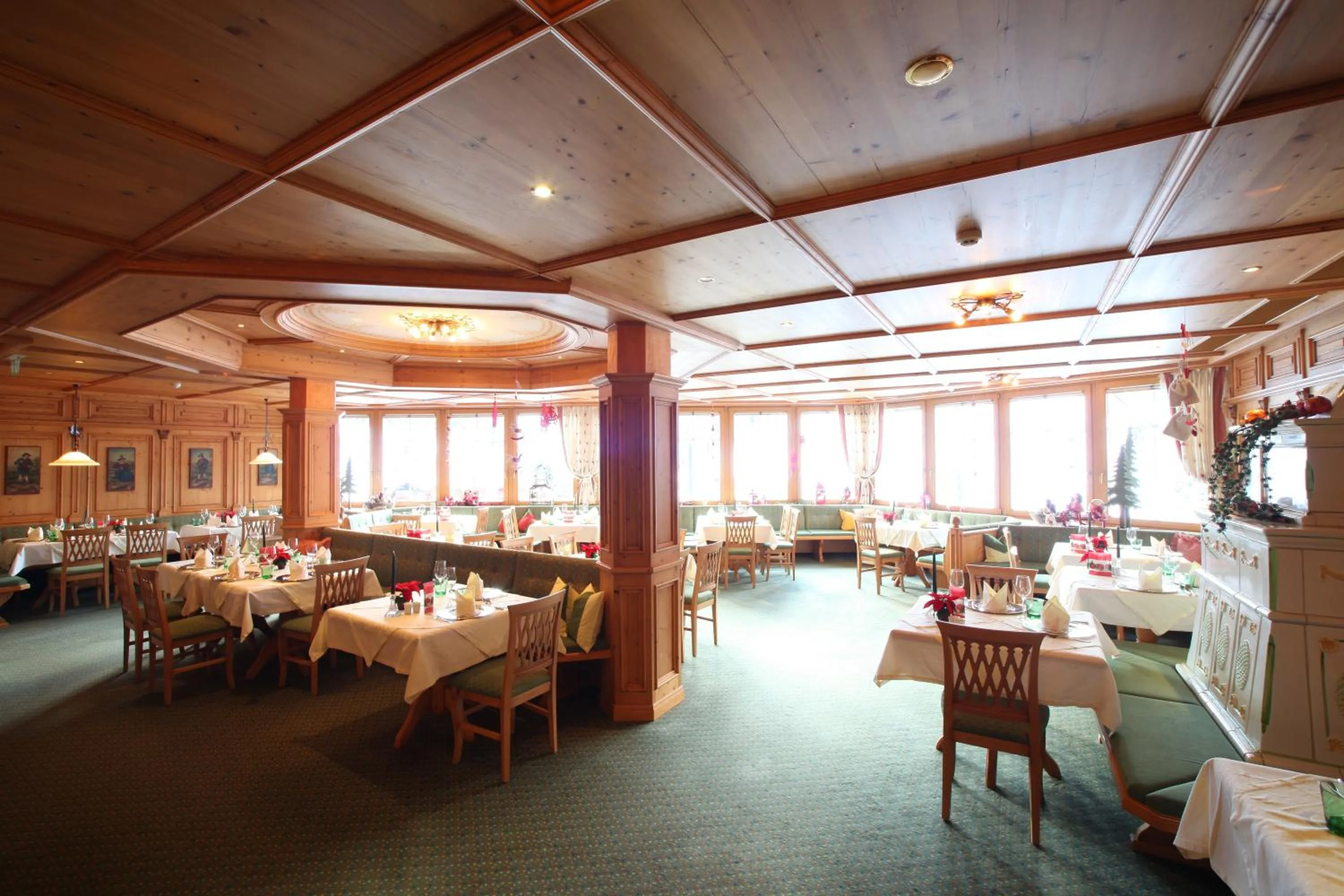 Restaurant/places to eat in Hotel Lamark