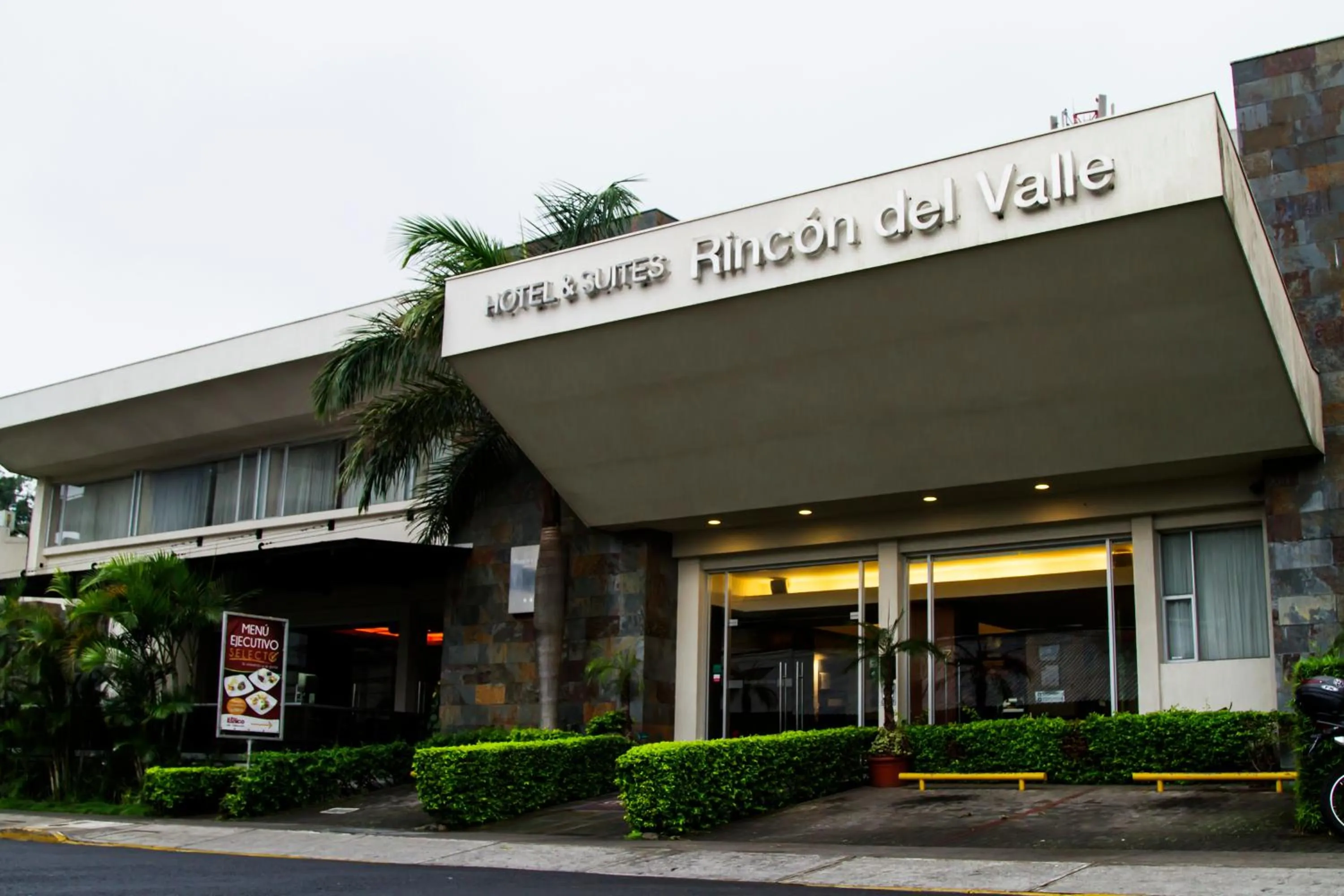 Facade/entrance in Rincon del Valle Hotel & Suites