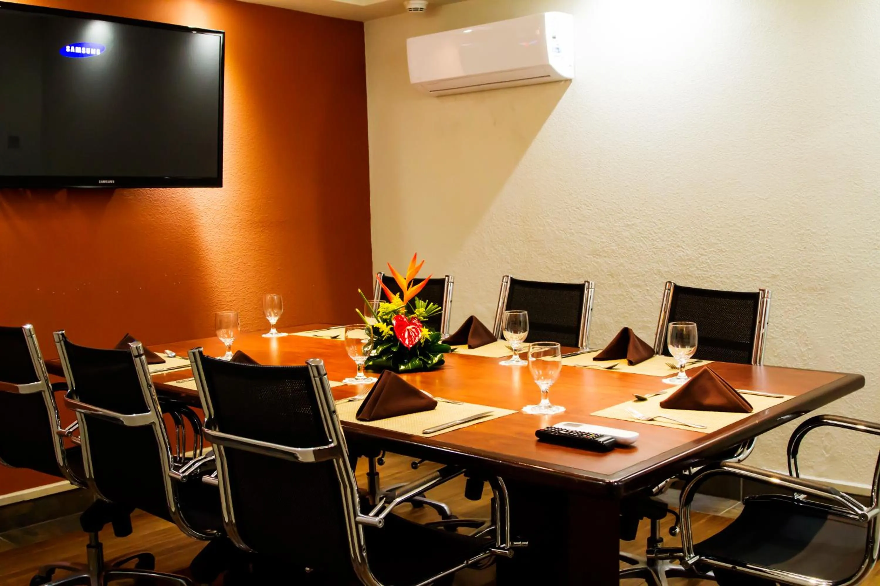 Banquet/Function facilities in Rincon del Valle Hotel & Suites