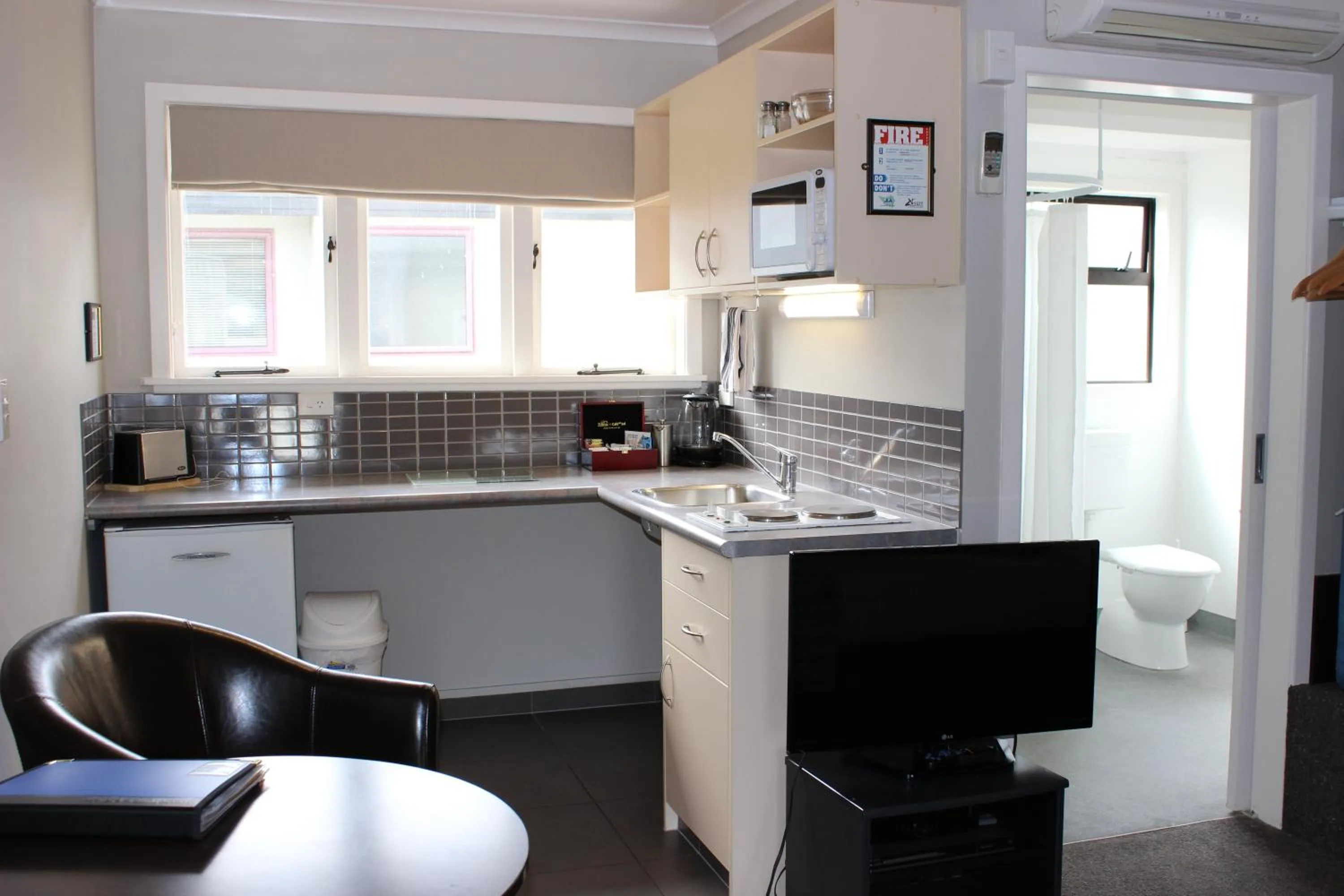 Kitchen or kitchenette in Quality Inn Acapulco Taupo