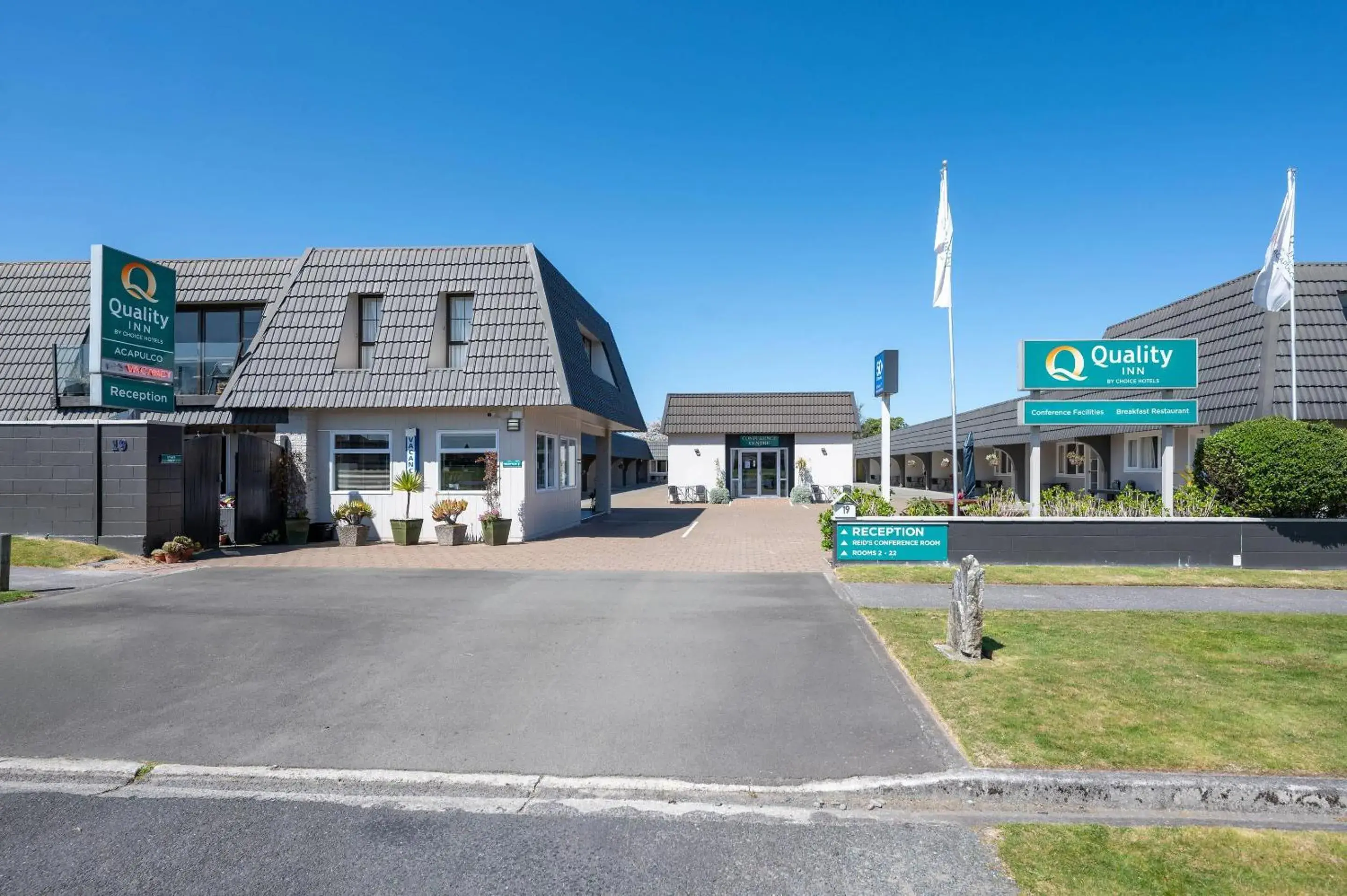 Property building in Quality Inn Acapulco Taupo Property building in Quality Inn Acapulco Taupo