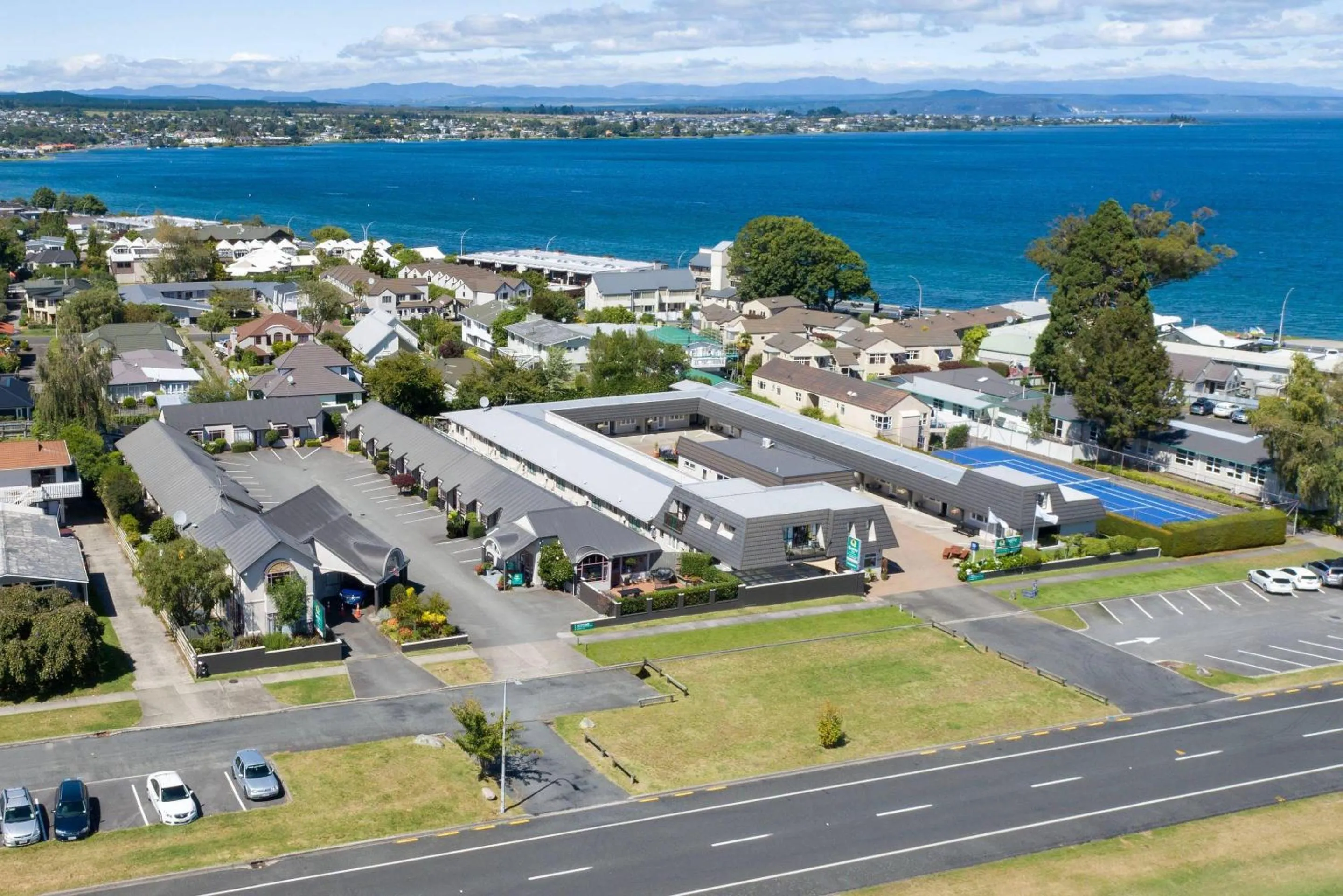 Property building in Quality Inn Acapulco Taupo