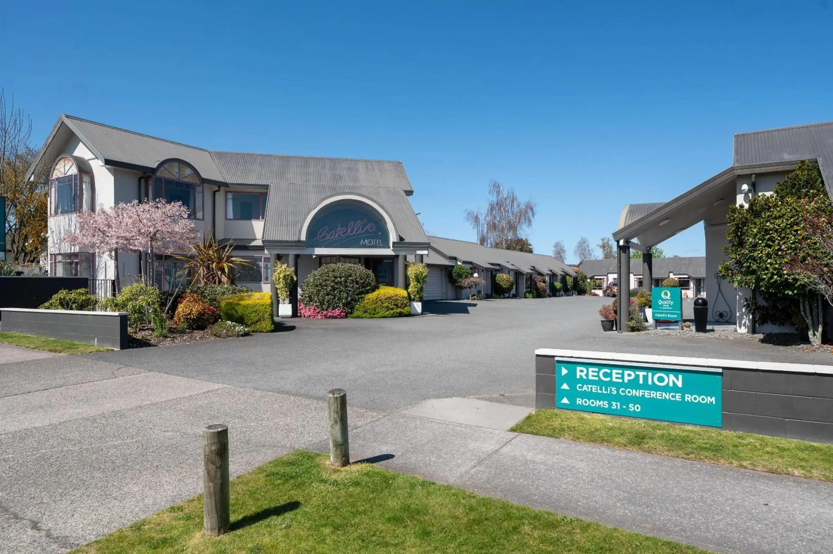 Property building in Quality Inn Acapulco Taupo Property building in Quality Inn Acapulco Taupo
