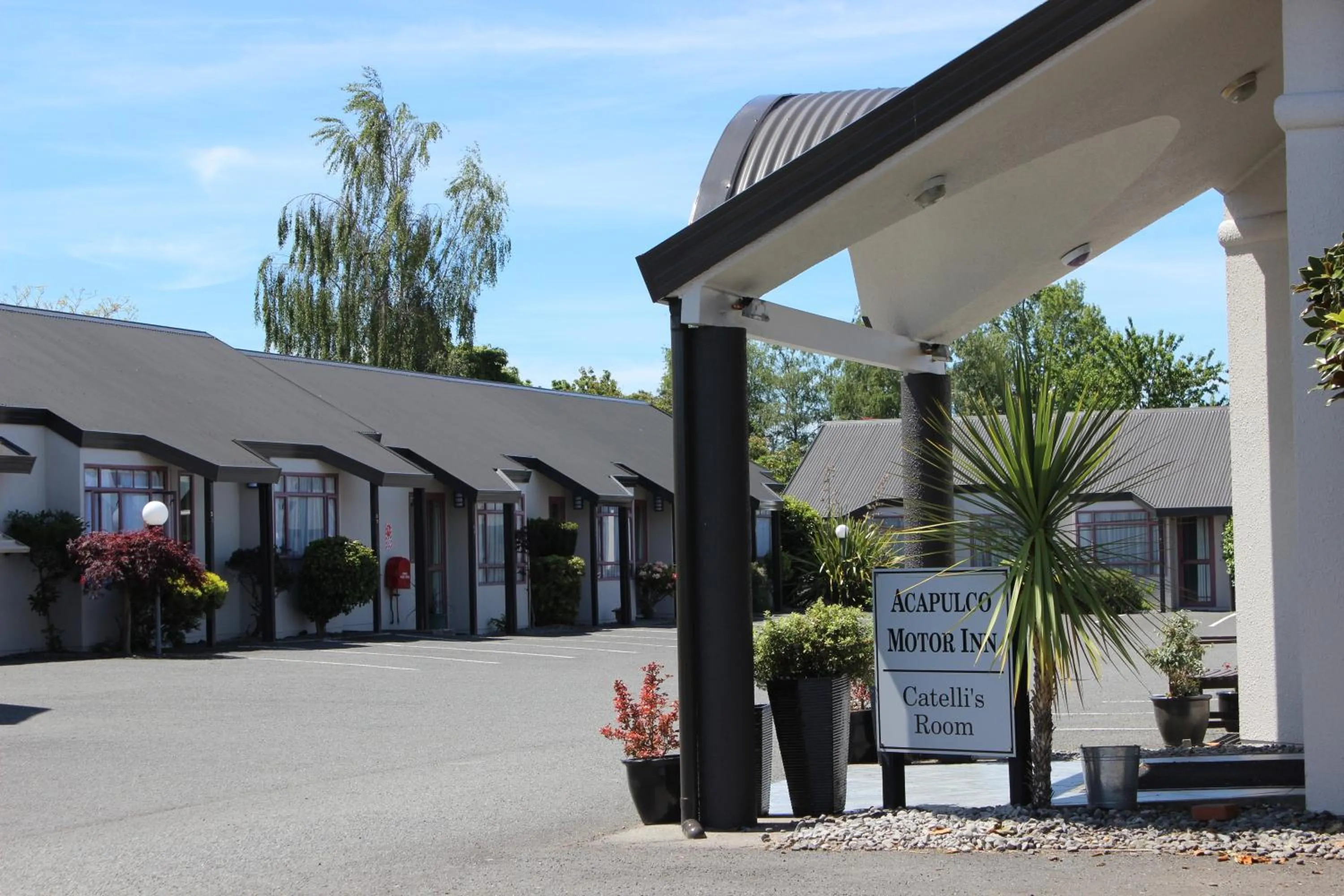 Property building in Quality Inn Acapulco Taupo