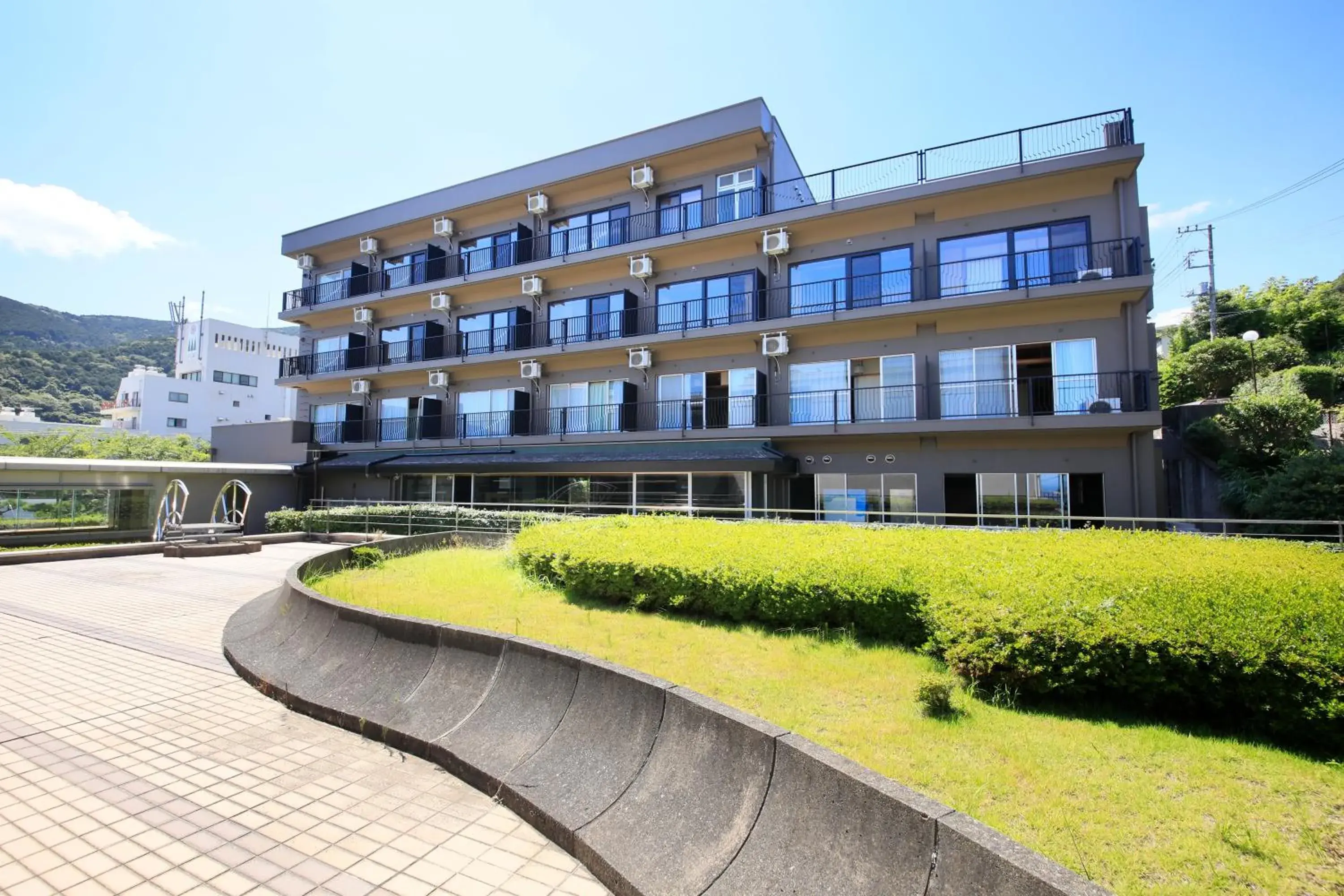Facade/entrance in Atami Fuga Facade/entrance in Atami Fuga