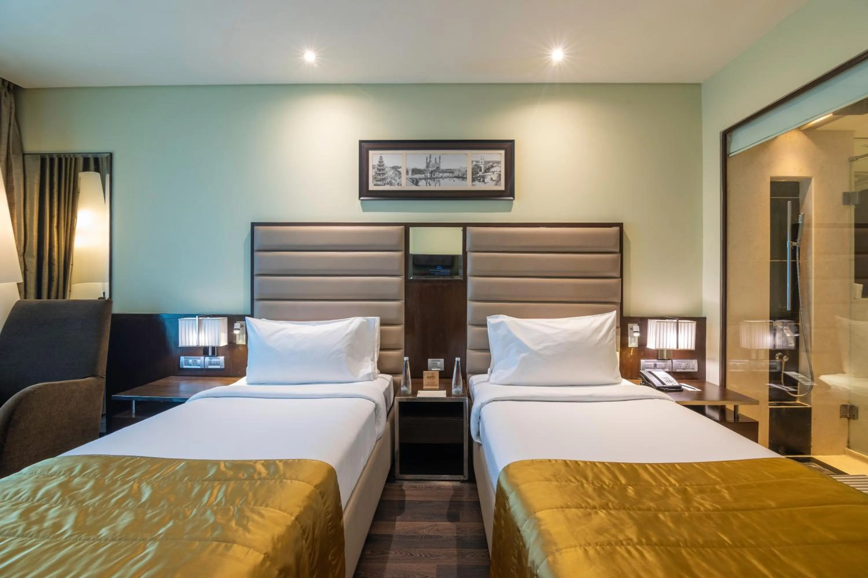 Bed in Vivanta Hyderabad, Begumpet