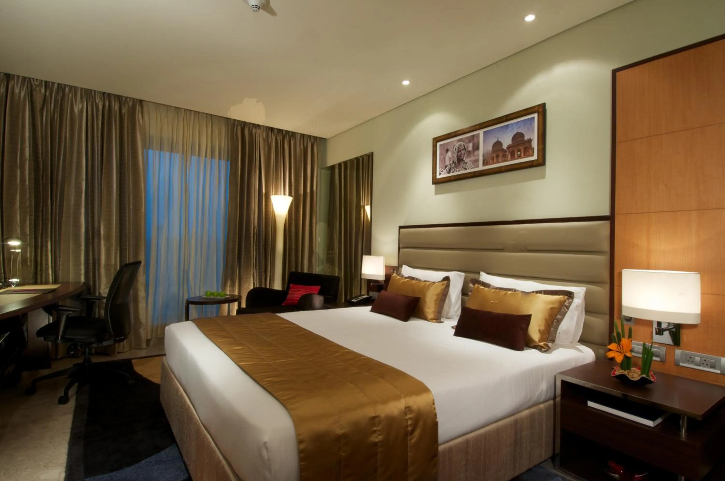 Bed in Vivanta Hyderabad, Begumpet