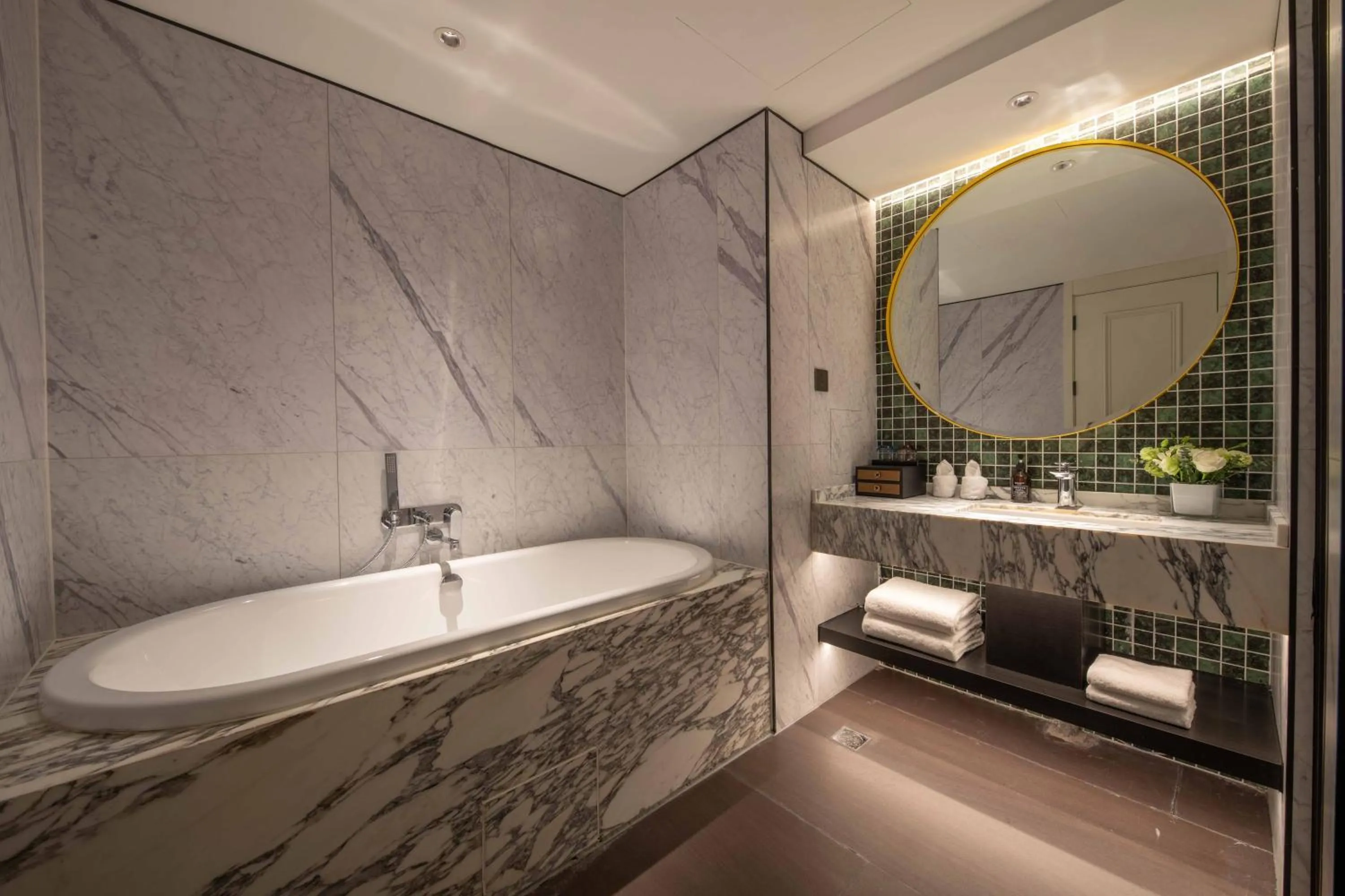 Bath in JingLai Bushe Hotel Bund Nanjing West Road Shanghai