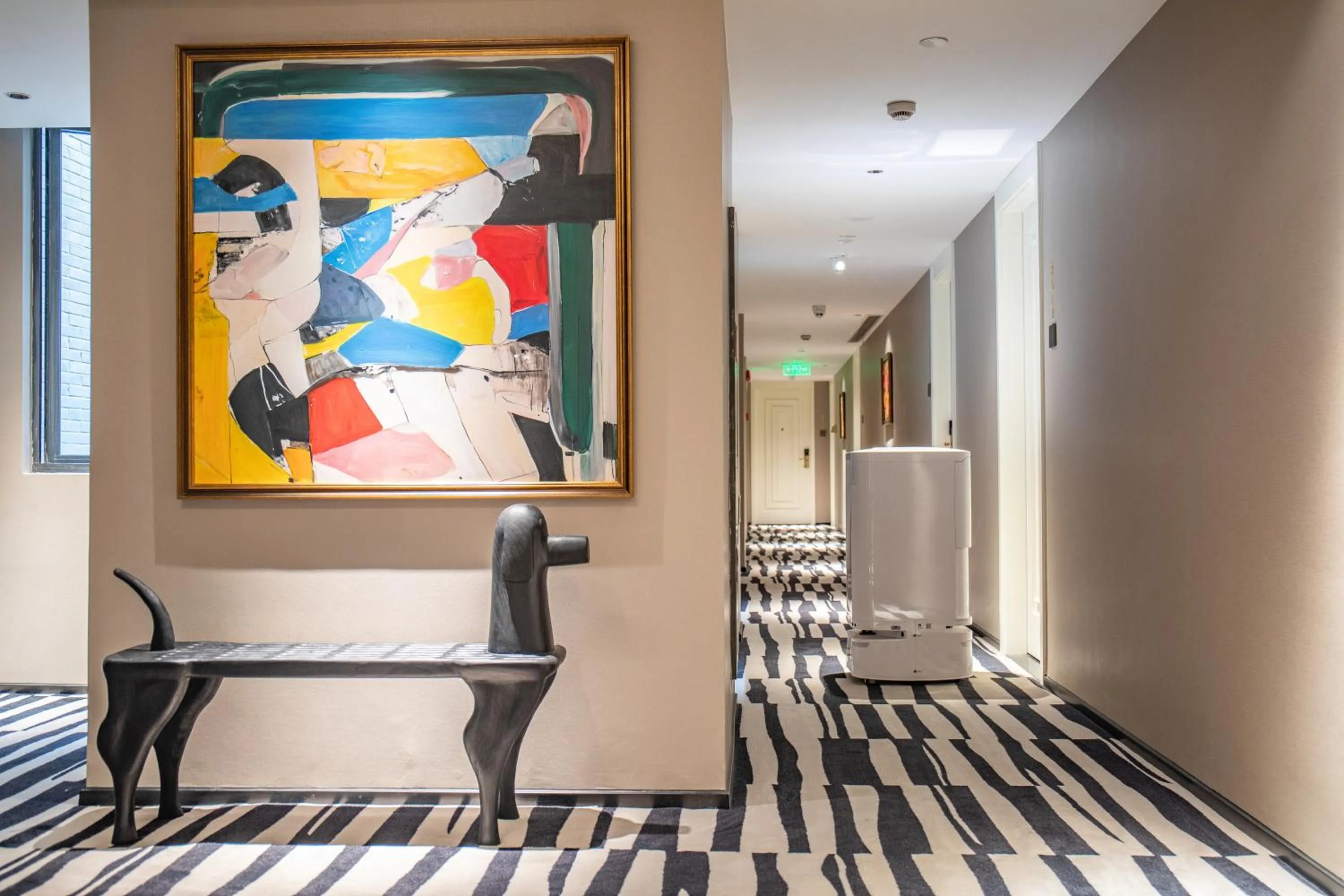 Guests in JingLai Bushe Hotel Bund Nanjing West Road Shanghai