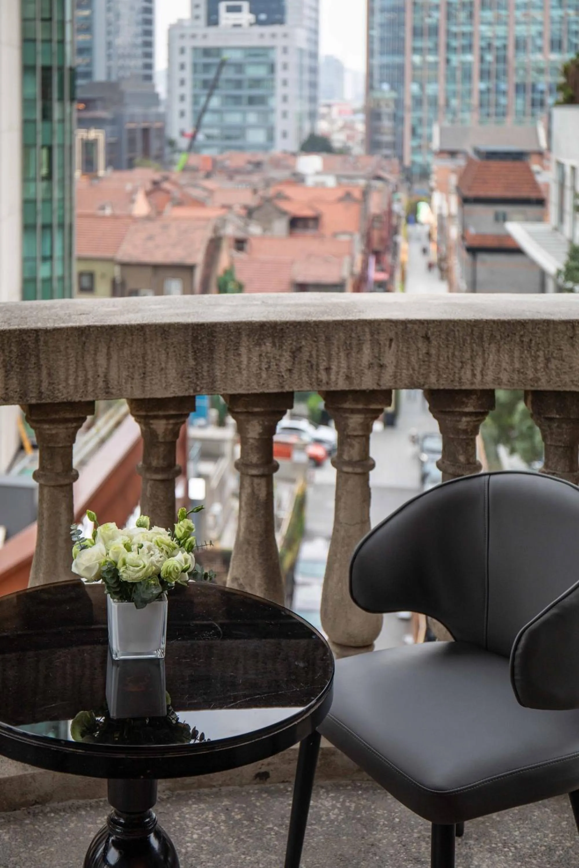 Balcony/Terrace in JingLai Bushe Hotel Bund Nanjing West Road Shanghai