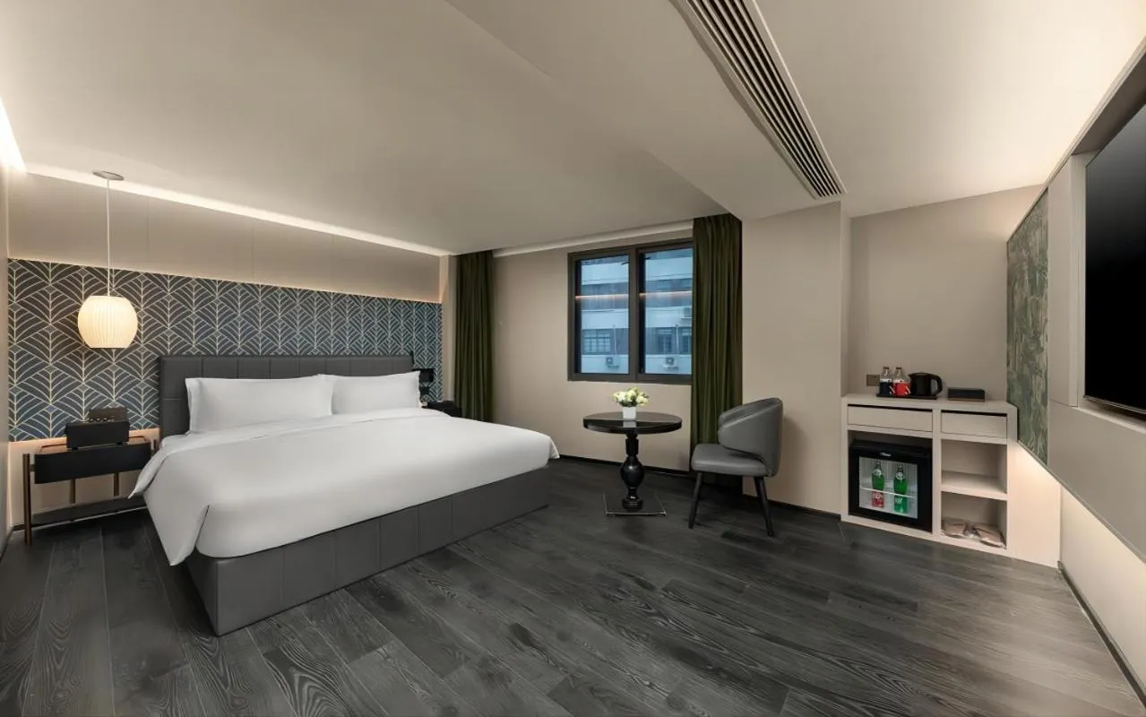 View (from property/room), Bed in JingLai Bushe Hotel Bund Nanjing West Road Shanghai