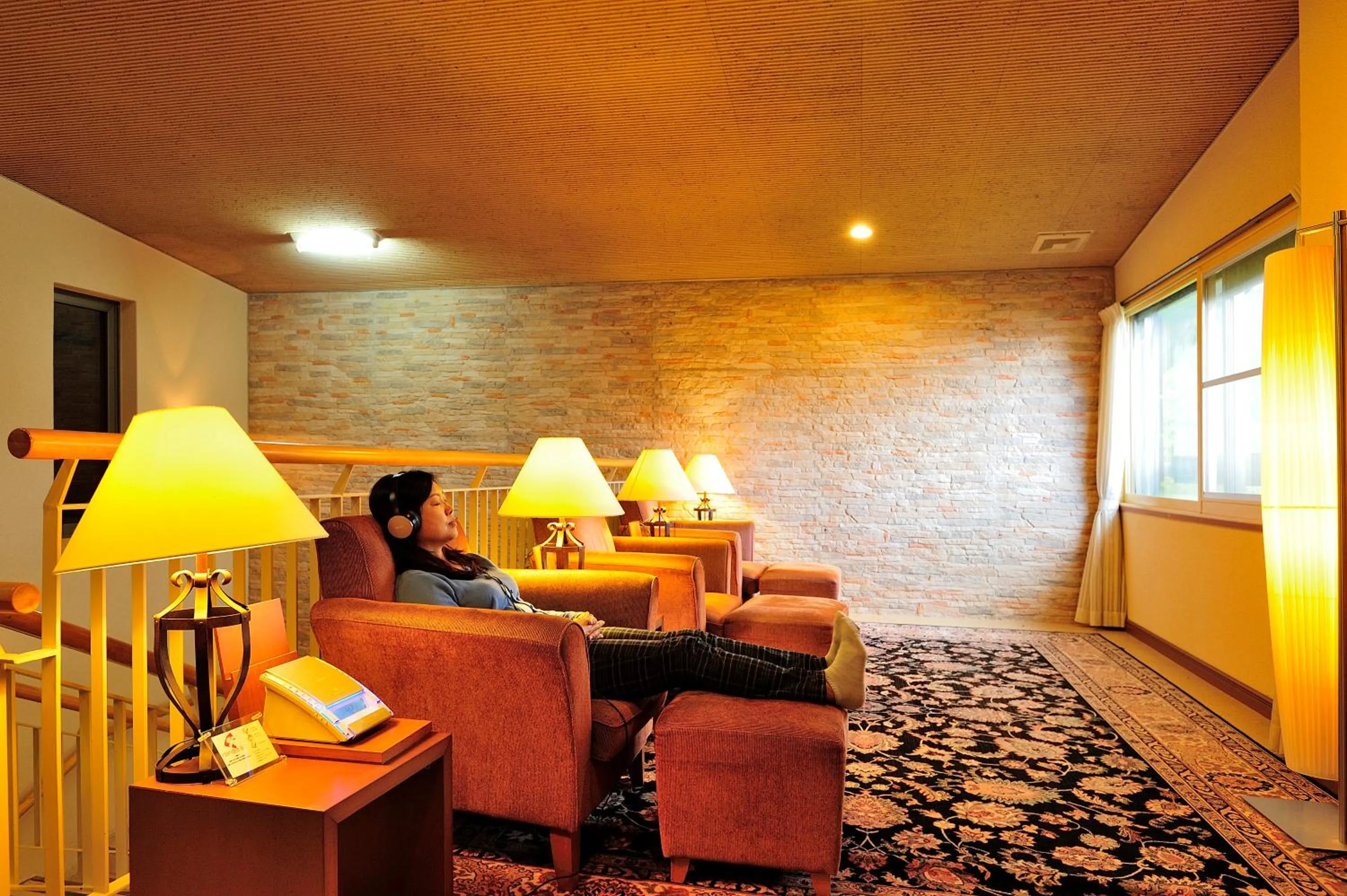 Communal lounge/ TV room in Asahidake Onsen Hotel Deer Valley