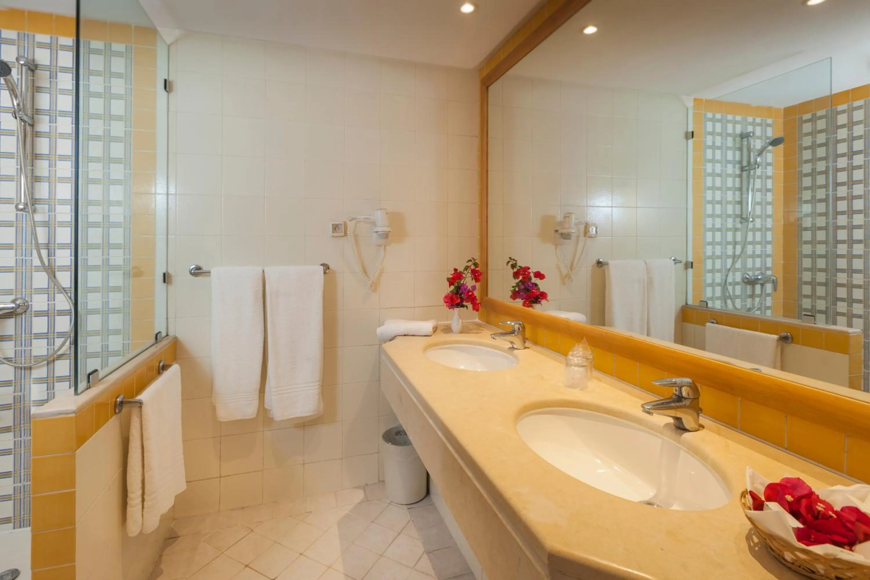 Hot Tub in Thabraca Thalasso & Diving