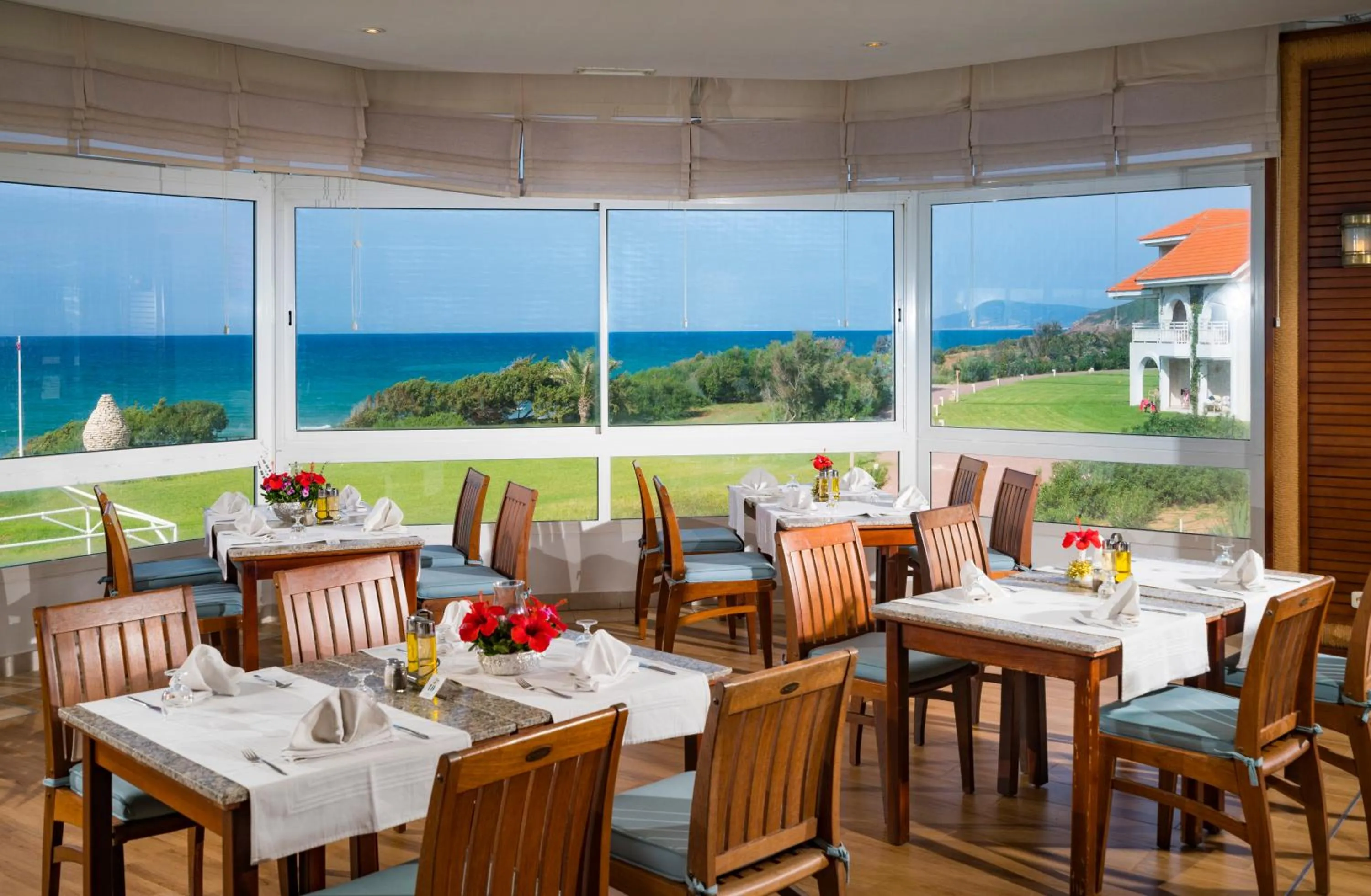 Restaurant/places to eat in Thabraca Thalasso & Diving