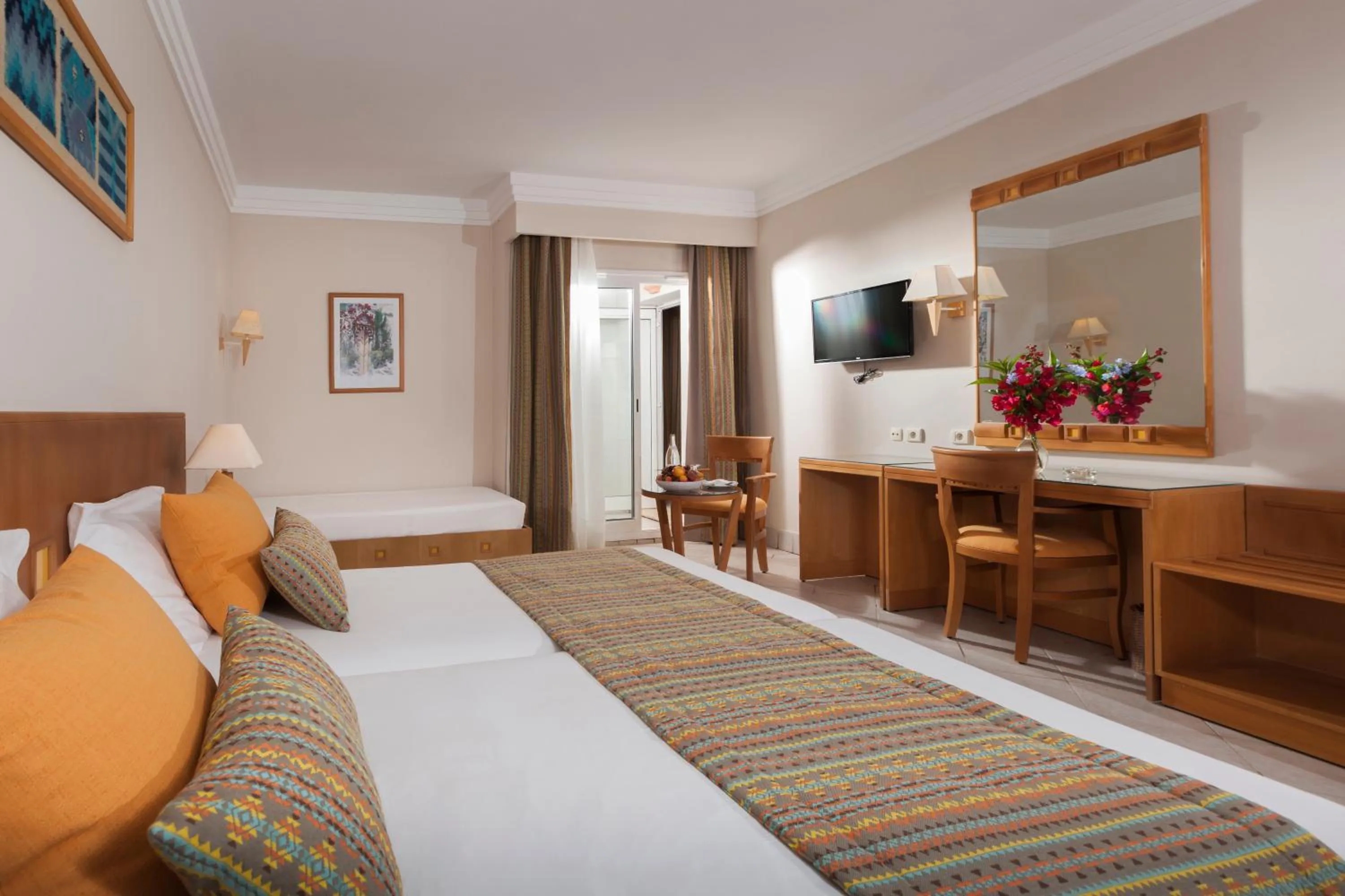 Photo of the whole room, Bed in Thabraca Thalasso & Diving